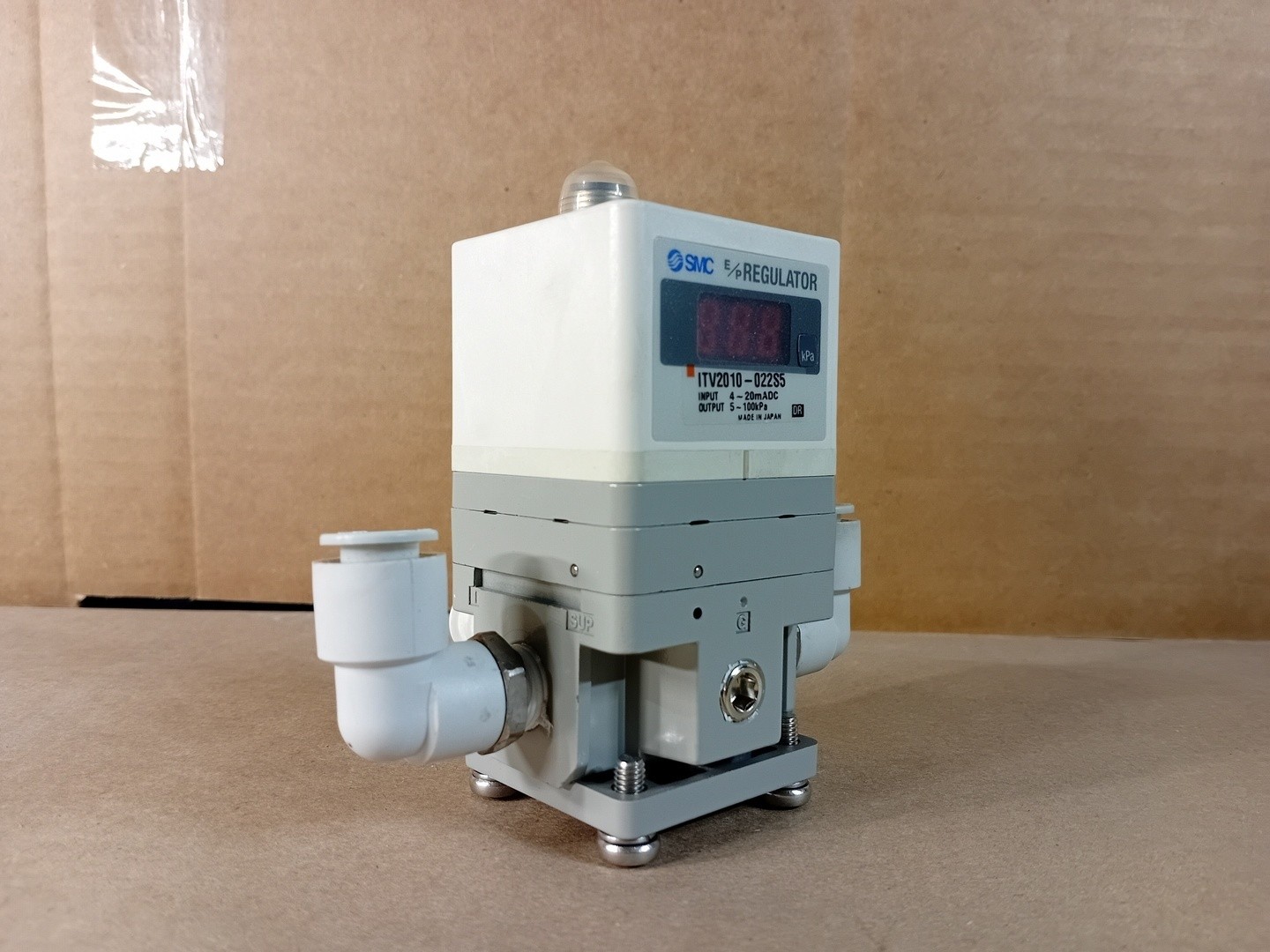 SURPLUS NEW SMC ITV2010-022S5 4-20 mA Input, 5-100 kPa Output Electro-Pneumatic