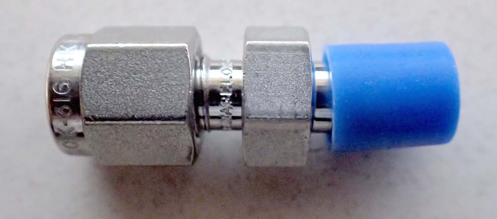 SWAGELOK SS-200-6 -2AN SS TUBE FITTING, UNION, 1/8 IN. TUBE OD X 1/8 NEW