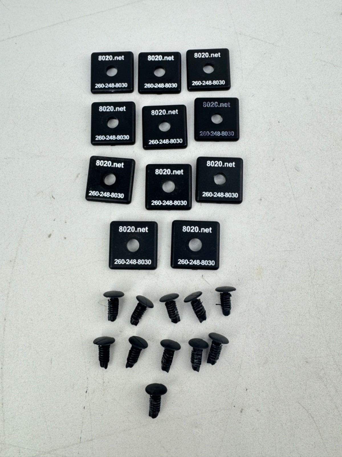 8020.NET 260-248-8030 FLANGE MOUNT END CAP *LOT OF 11 w/ PUSH IN FASTENERS*