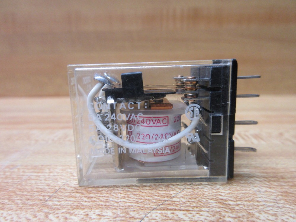Omron MY2-220/240V AC Relay MY2-220/240VAC