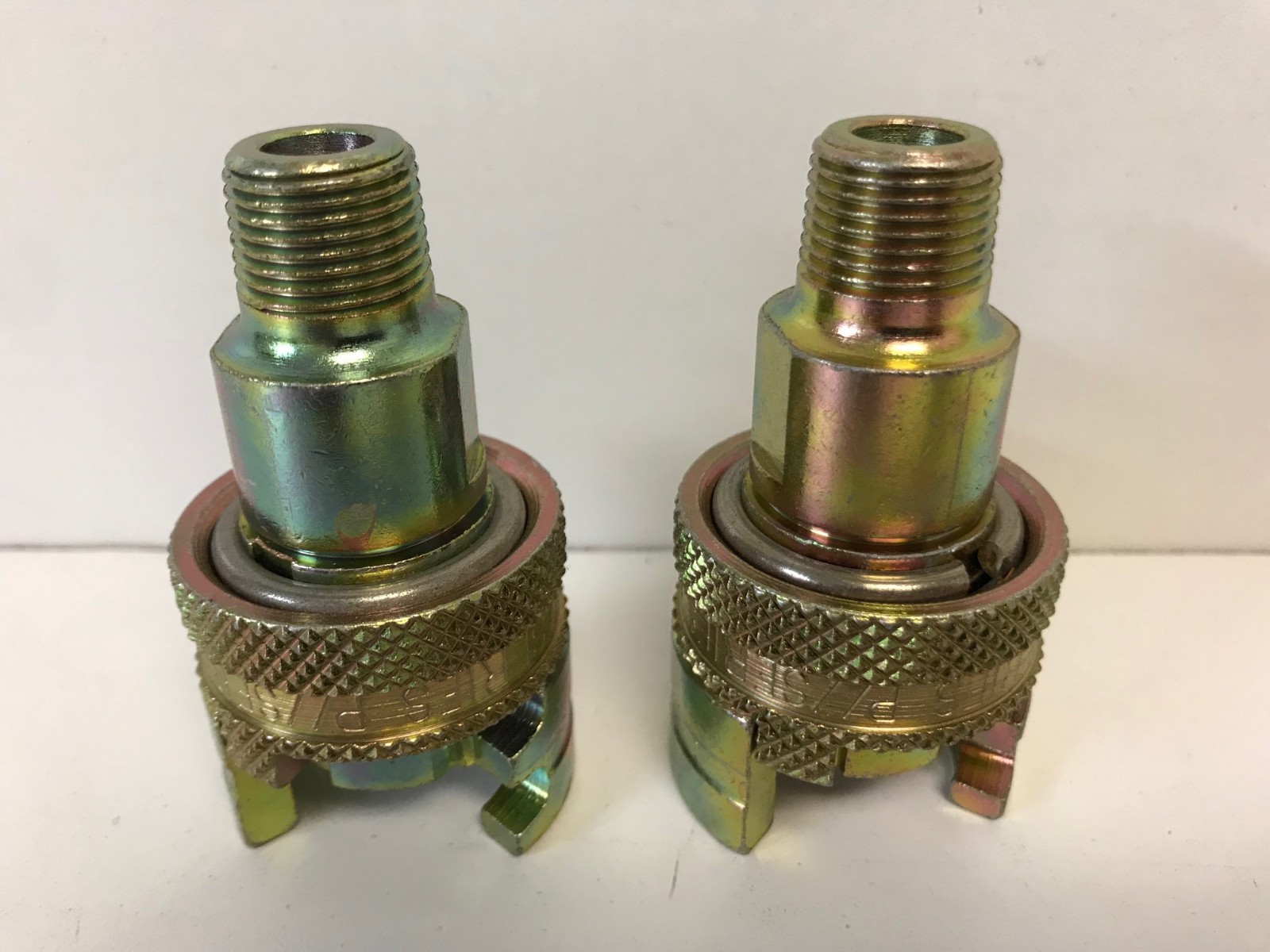 (2) NEW OLD STOCK! DIXON 3/8″ MNPT P SERIES. THOR DUAL-LOCK COUPLERS 4PM3-FS
