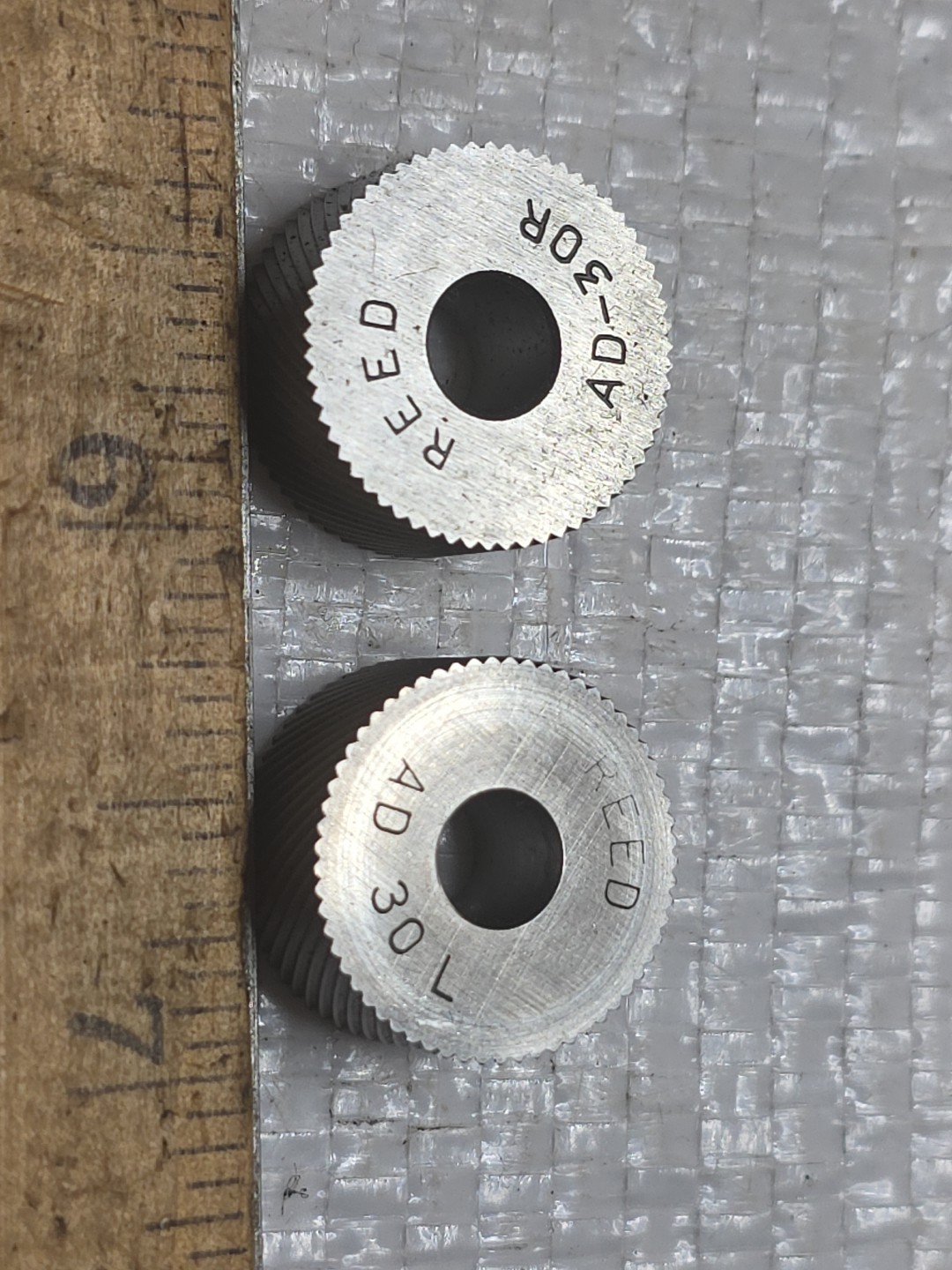 REED AD-30R & AD-30L KNURL WHEEL 3/4″ X 3/8″ X 1/4″ LOT OF 2 NOS