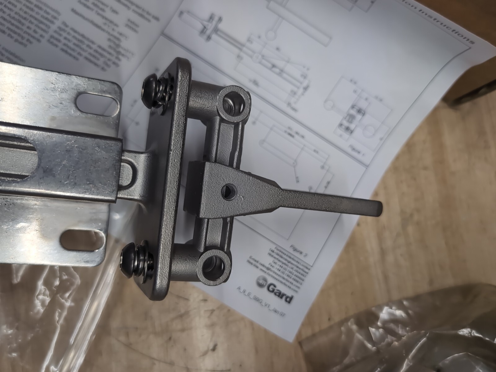 FORTRESS INTERLOCKS ITM-00038811 SBG PRO SLIDEBAR TG2, Nos Surplus