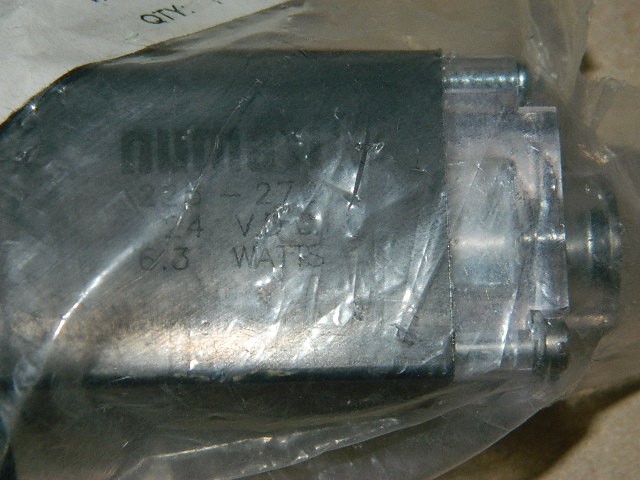Numatics 225-272 SOLENOID VALVE NEW 24 VDC LOT # 104