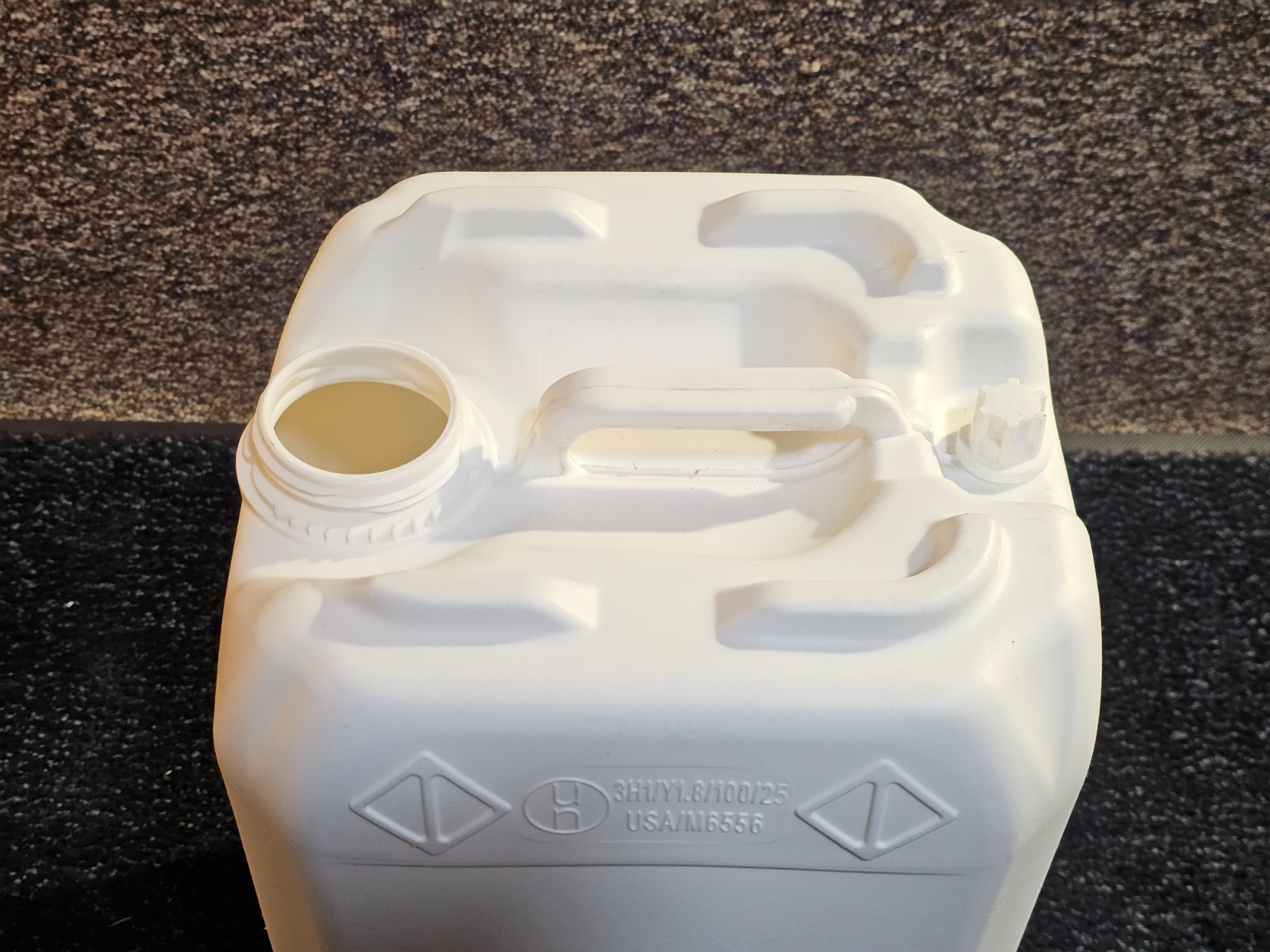 (QTY 2) McMaster-Carr 7 Gallon Shipping Jug Tighthead Container Rectangular