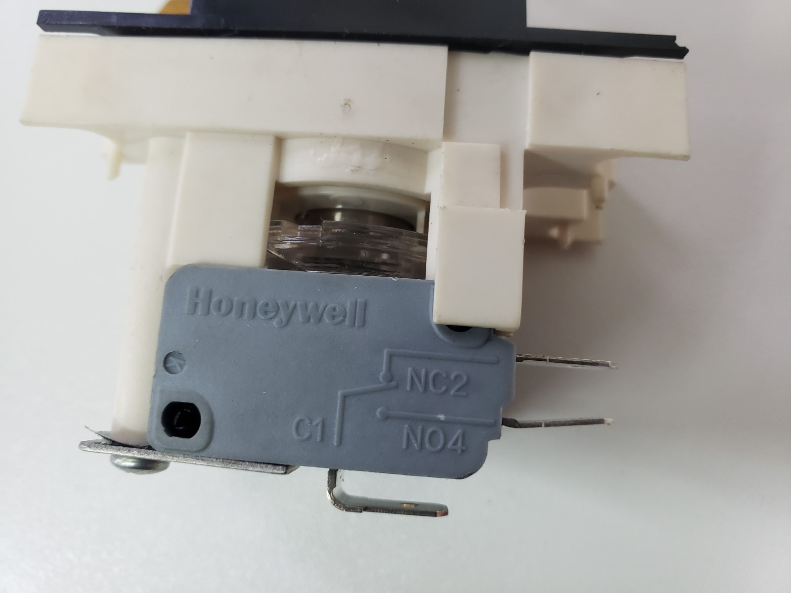 UNUSED – TKE ThyssenKrupp 171AR33 Key Switch 9739816 Door Hold