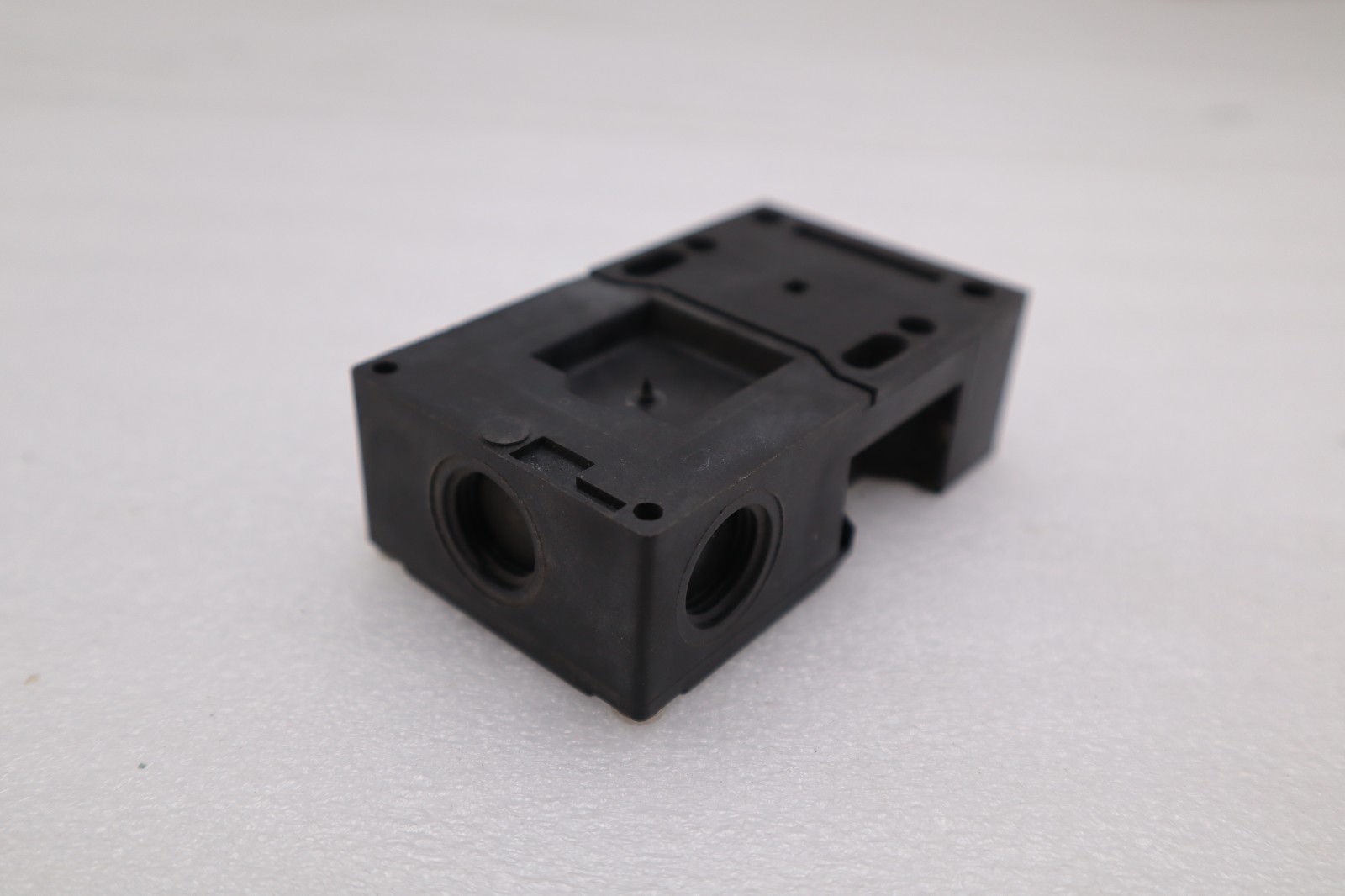 Schmersal AZ16-03ZVRK-M16 INTERLOCK SWITCH NEW OPEN BOX STK H1250A