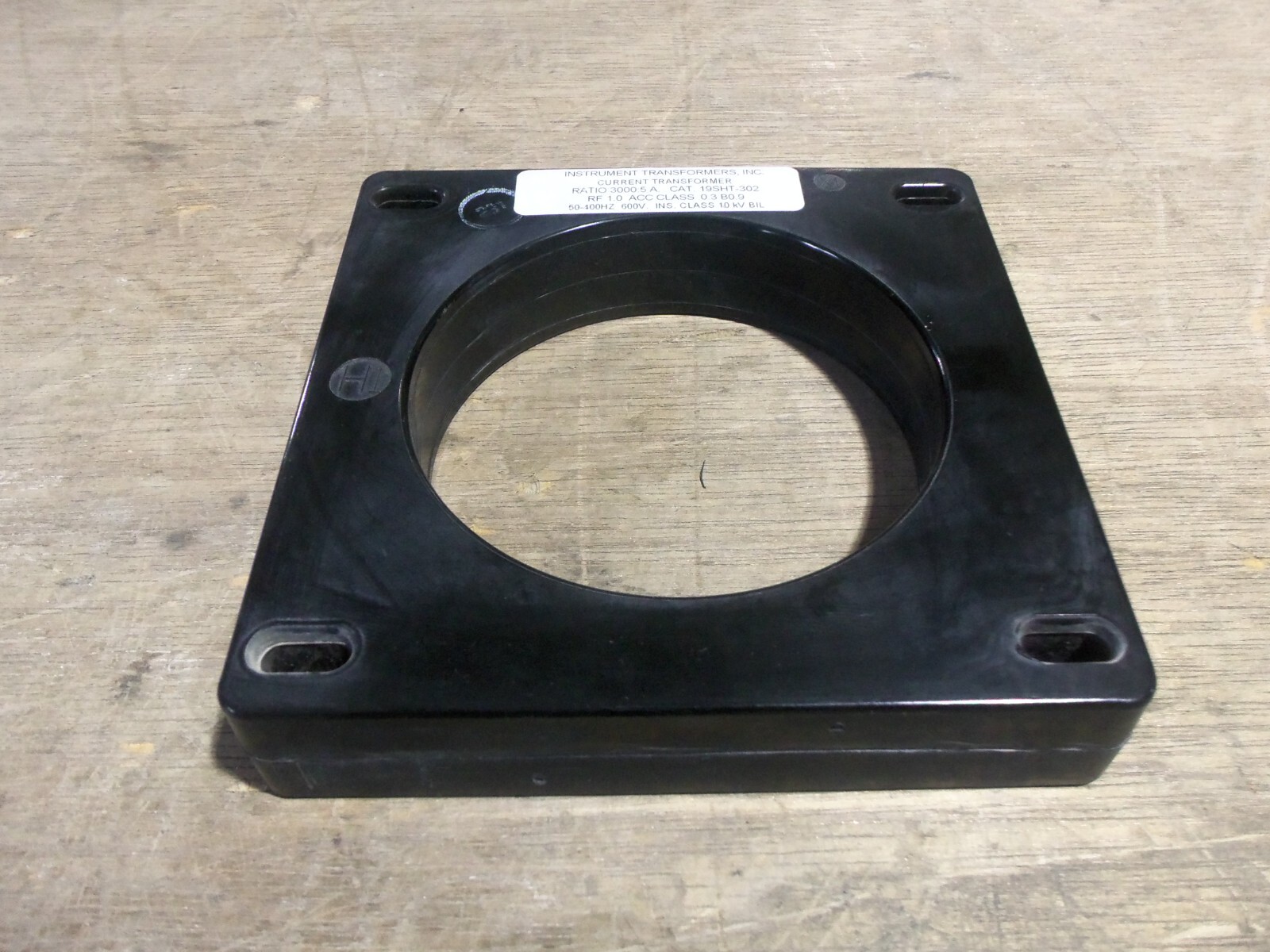 INSTRUMENT TRANSFORMERS 19SHT-302 CURRENT TRANSFORMER RATIO:3000:5A RF 1.0 ACC