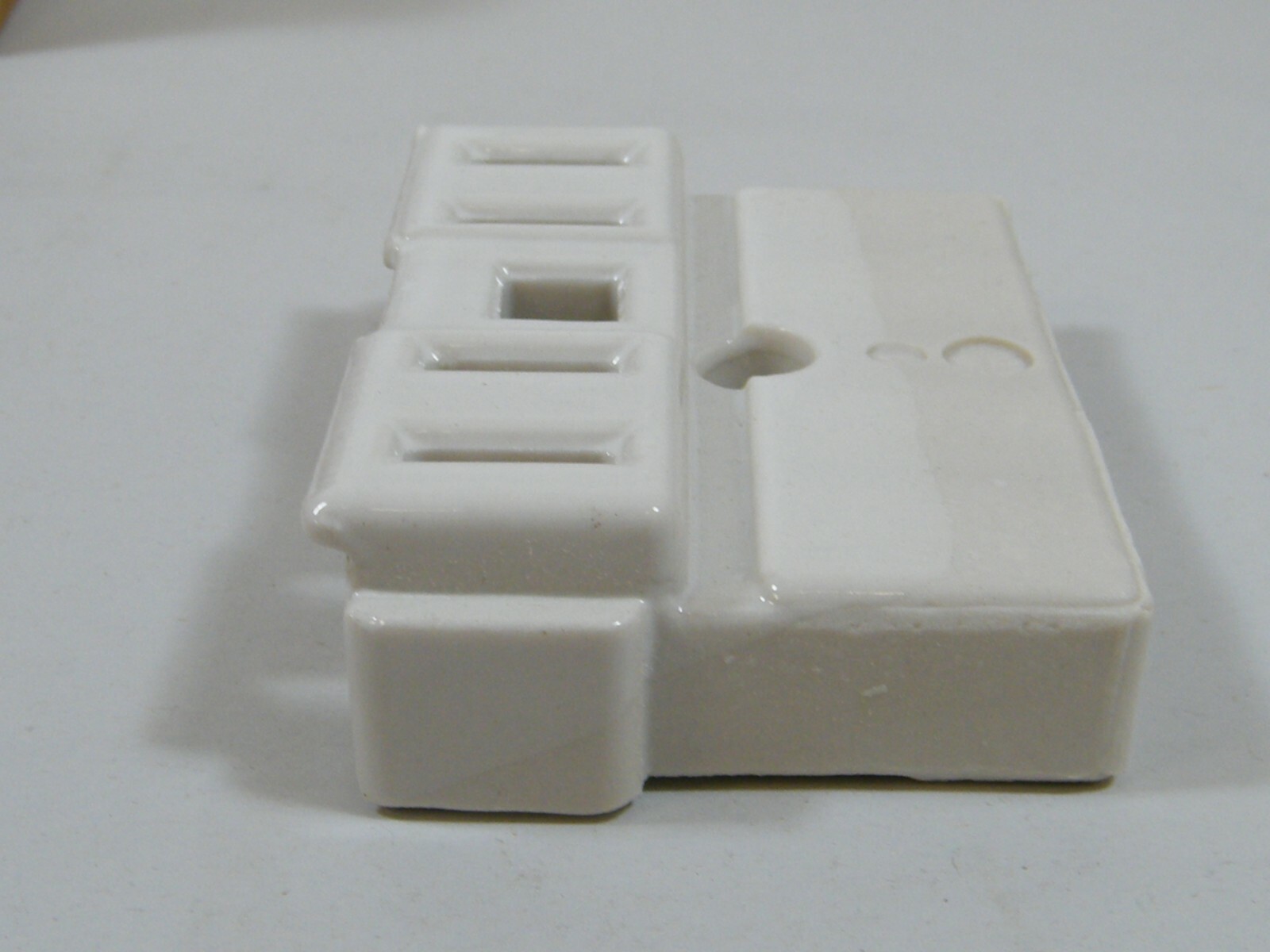 WHIRLPOOL 702434 MAYTAG CERAMIC RECEPTACLE OEM NEW