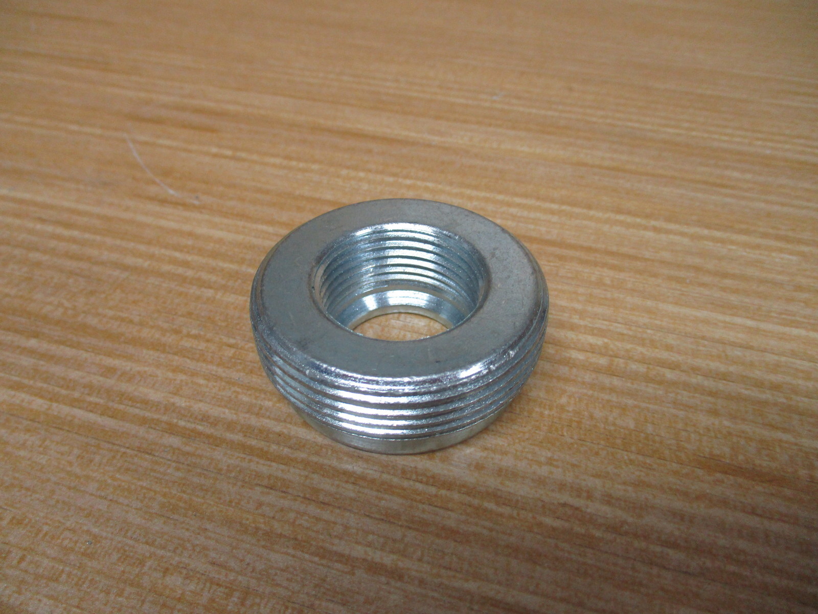 Thomas & Betts RB-152 Reducing Bushing RB152 1-1/2″ x 3/4″ (Pack of 9)
