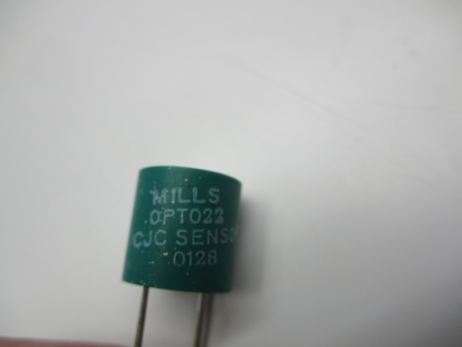 INDUSTRIAL SPARE MILLS OPTO22 CJC SENSOR 0128 LOT OF 4 NSNP