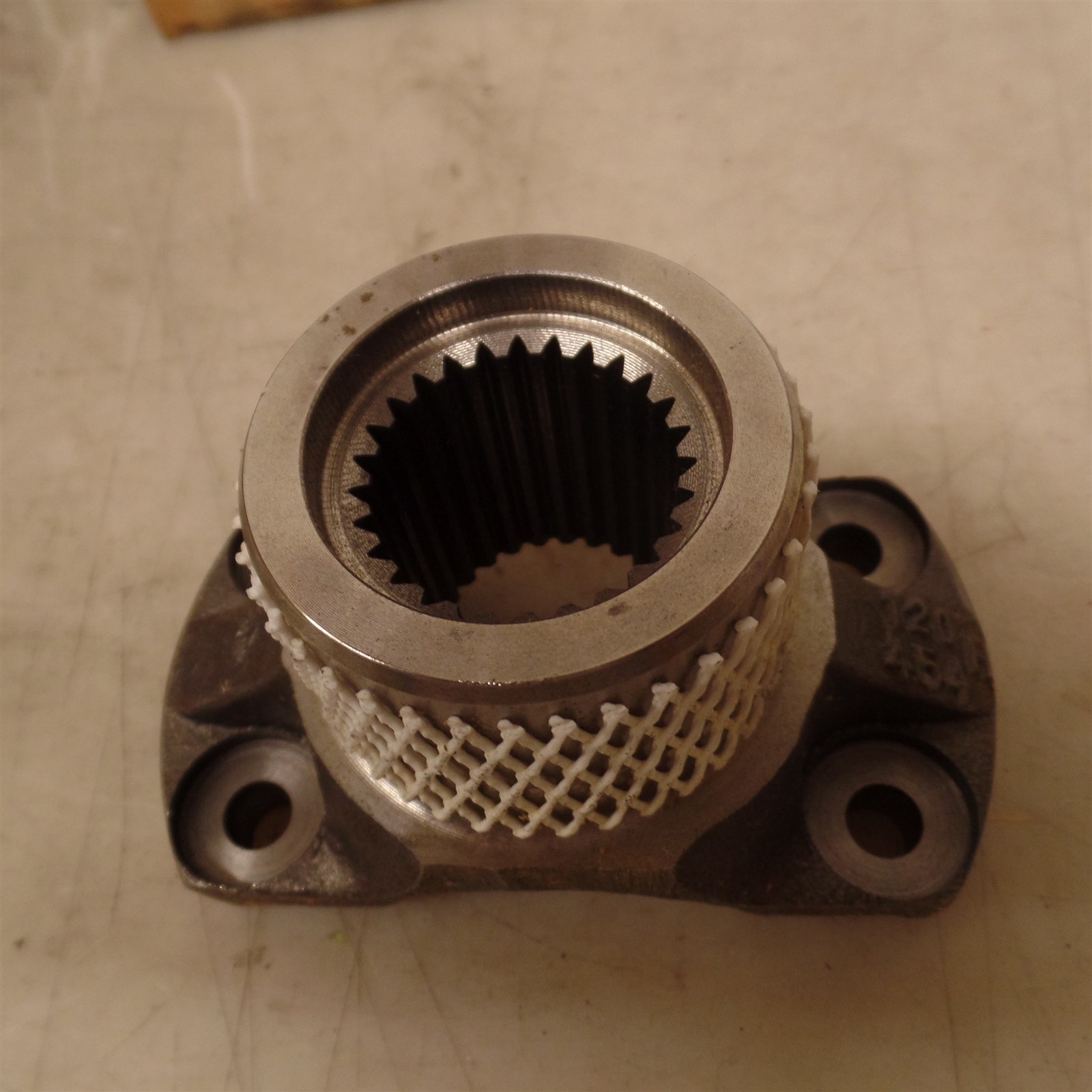 20-7002198 FLANGE/27 SPLINE AGCO MASSEY FERGUSON 1600 1650 1750 1755 1850 MORE
