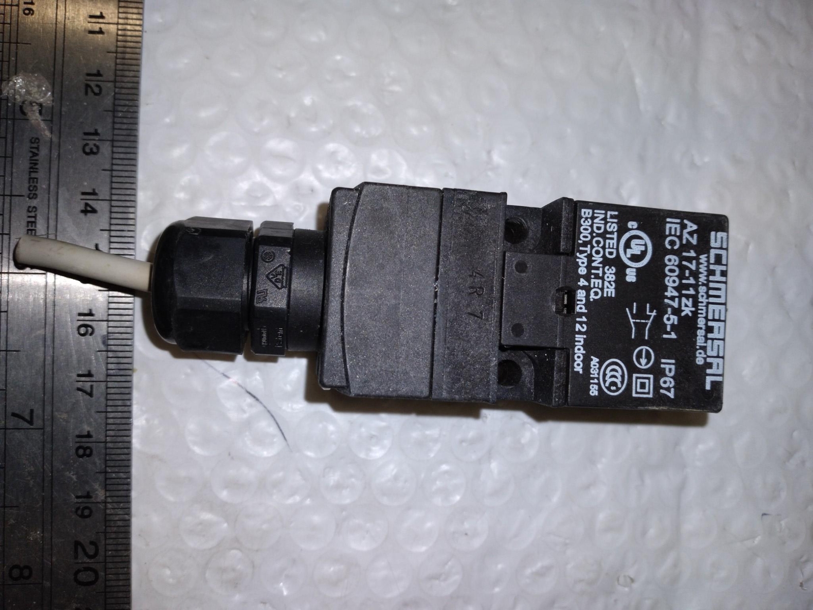 SCHMERSAL AZ 17-11 ZK 60947-5-1