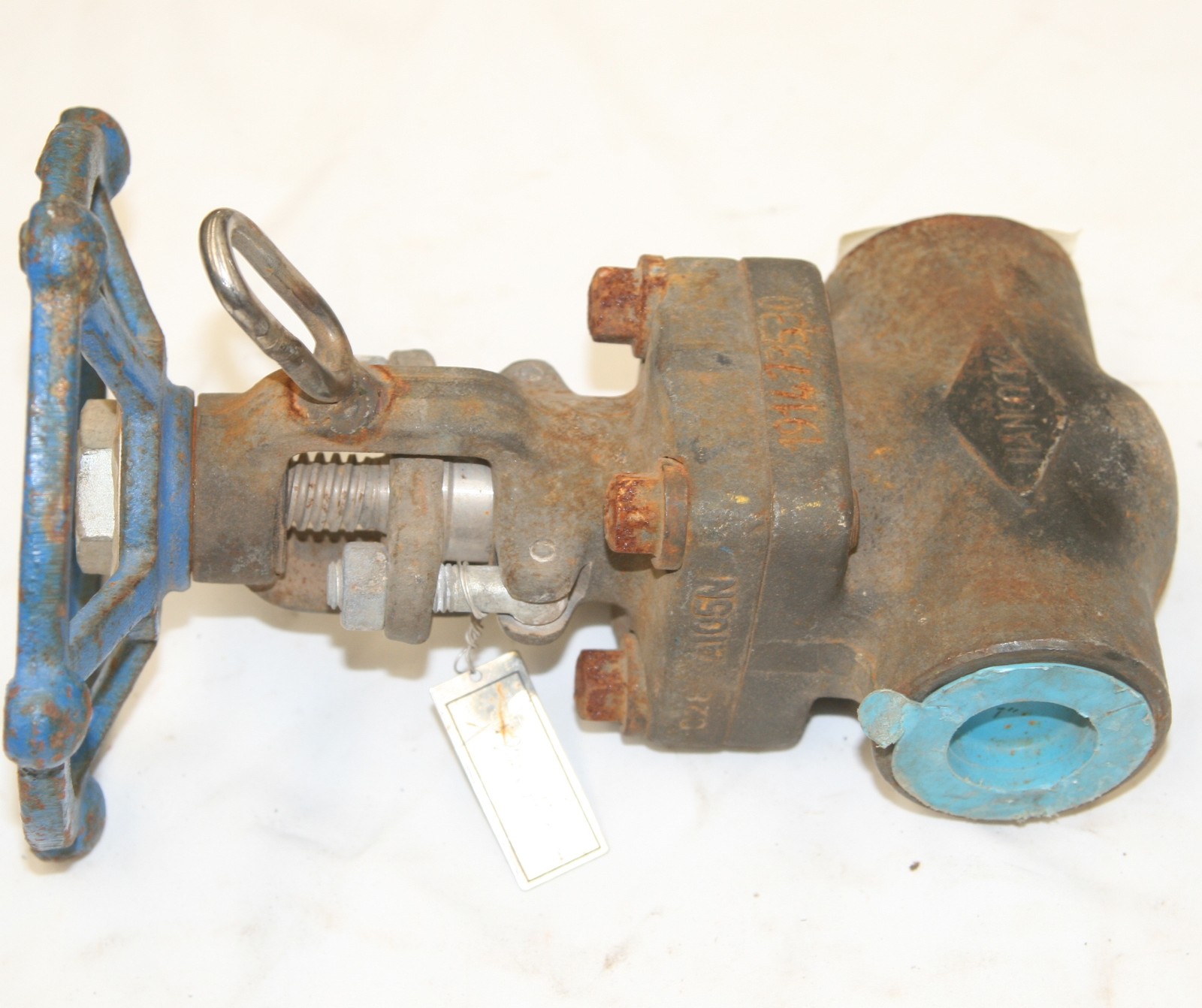 HANCOCK TYCO AP 1602 1 INCH CLASS 800 GATE VALVE A105 8# NPTxS Probably new.
