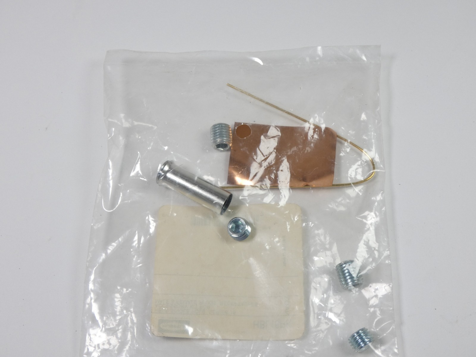Hubbell HBL15PK Single Pole Accessory Kit – NEW Surplus!