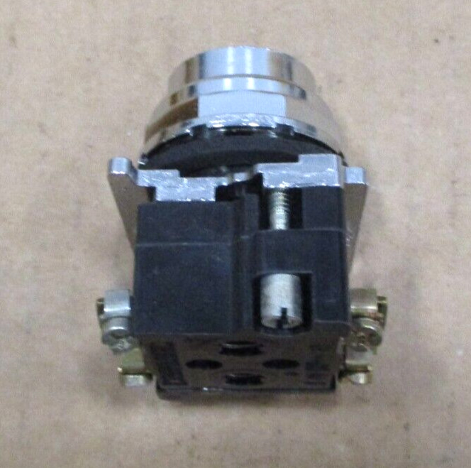 Cutler-Hammer 10250T103 Operator Std. Button Green A7600AES