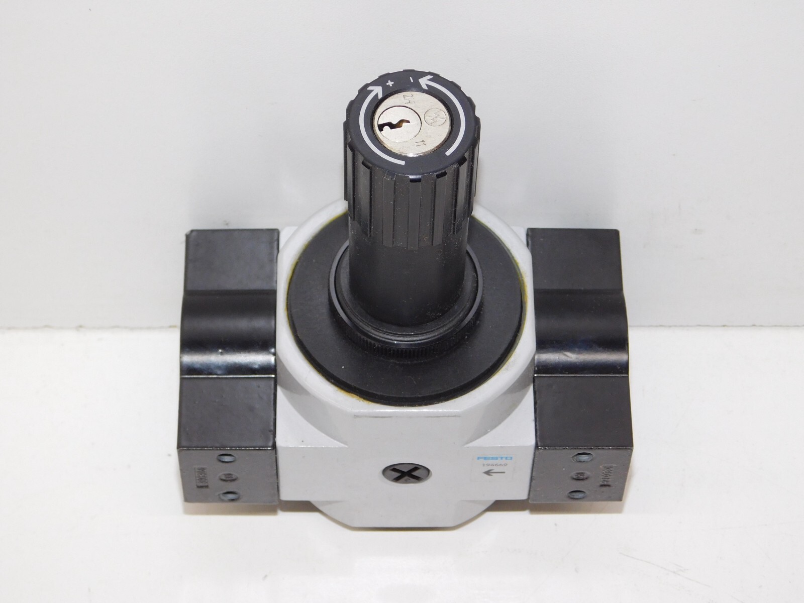 New Festo LRS-D-7-MAXI 194669 K443 Pressure Regulator Module Unit without Key