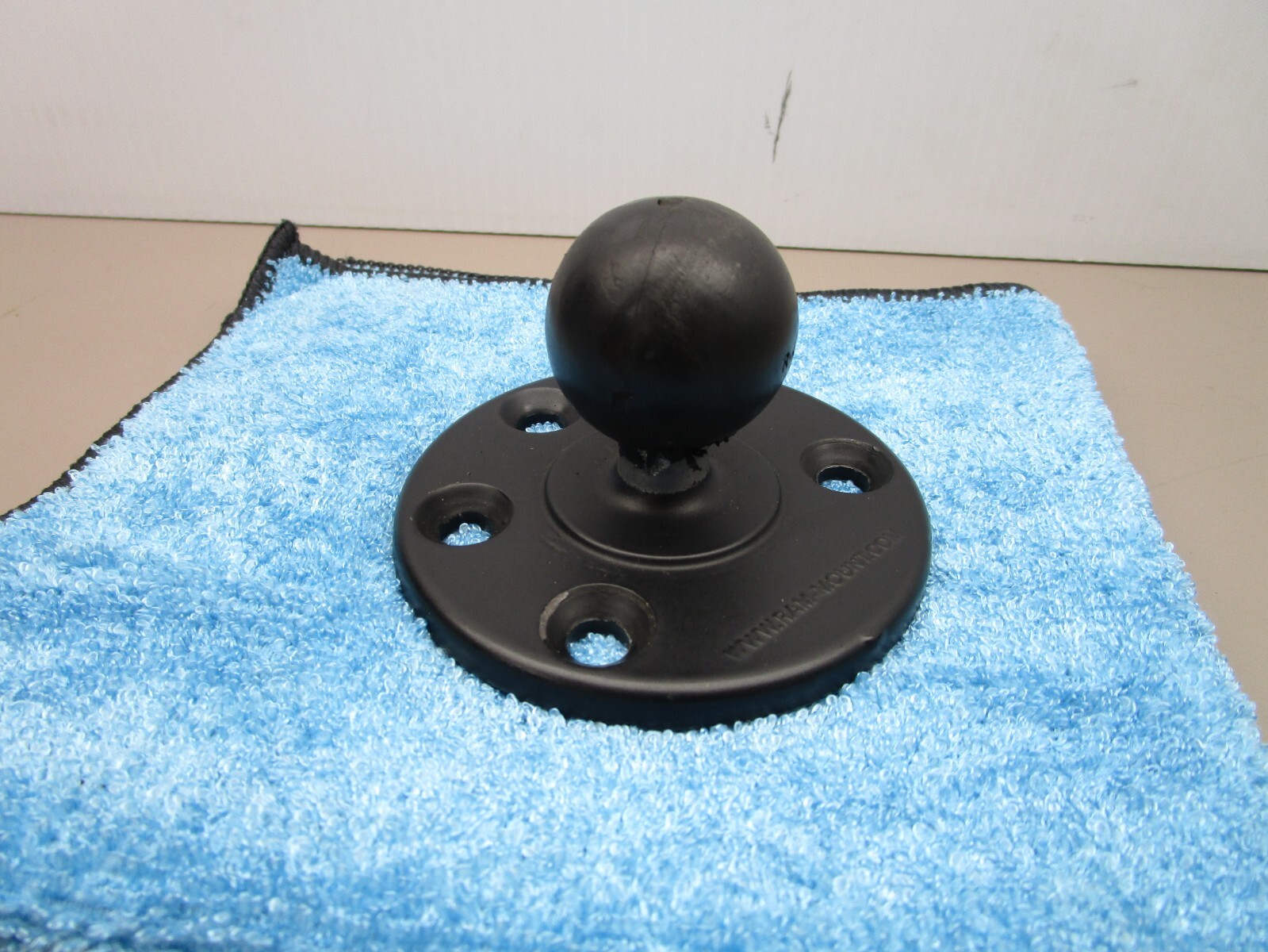 RAM Mount RAM-240U Large Round Plate with Ball C-Size 3.68″ Base 1.5″ Ball