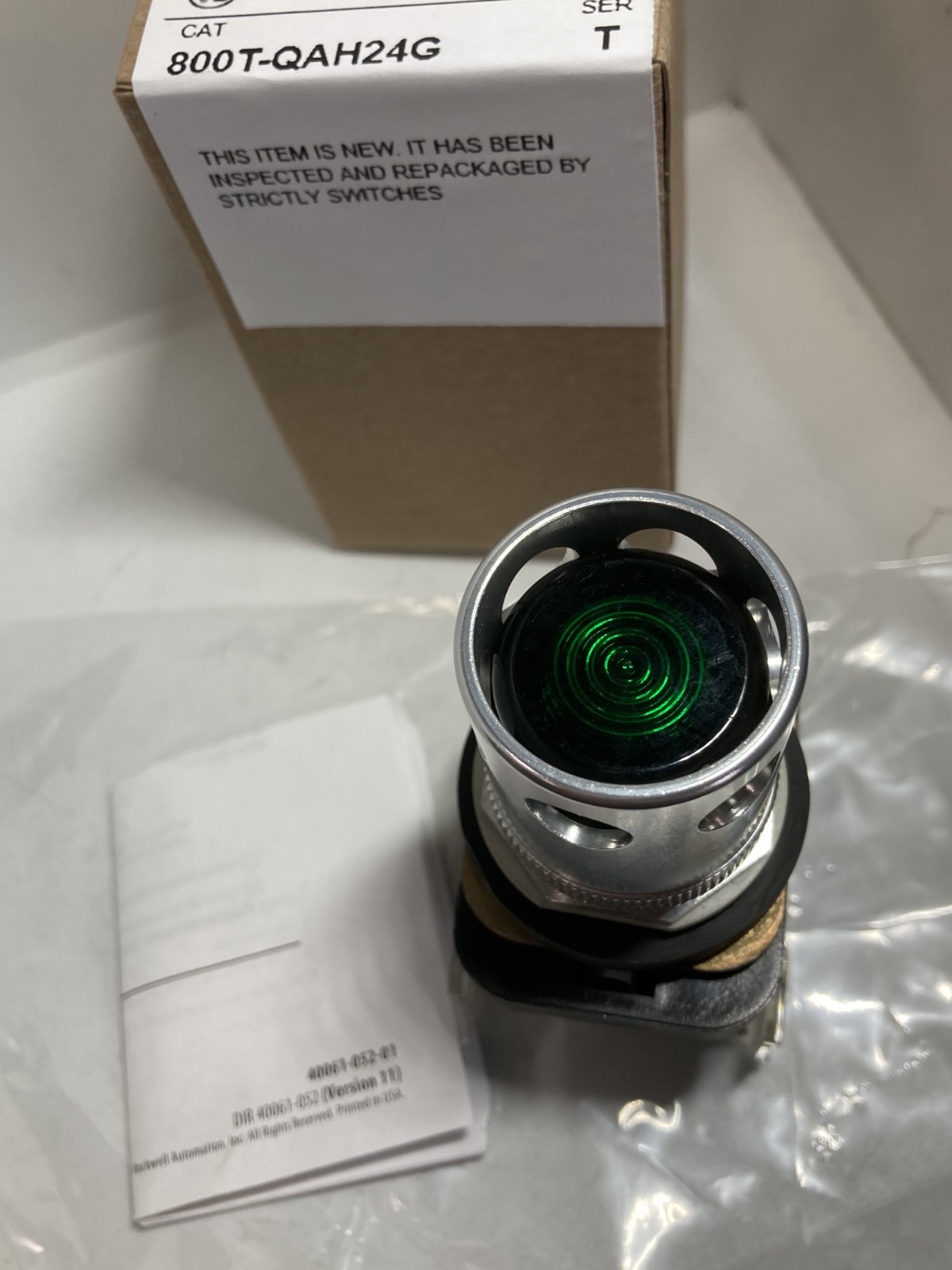 ALLEN BRADLEY 800T-QAH24G PUSHBUTTON ILL GREEN LED 24VAC/DC FULL GUARD SE T NIB