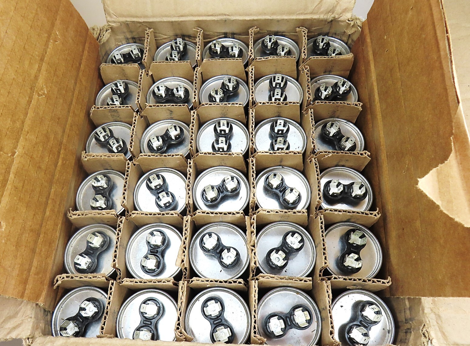 NGM 22539402 Capacitor 45μF / 440VAC 325P456L44N46A4XLX NEW NO BOX