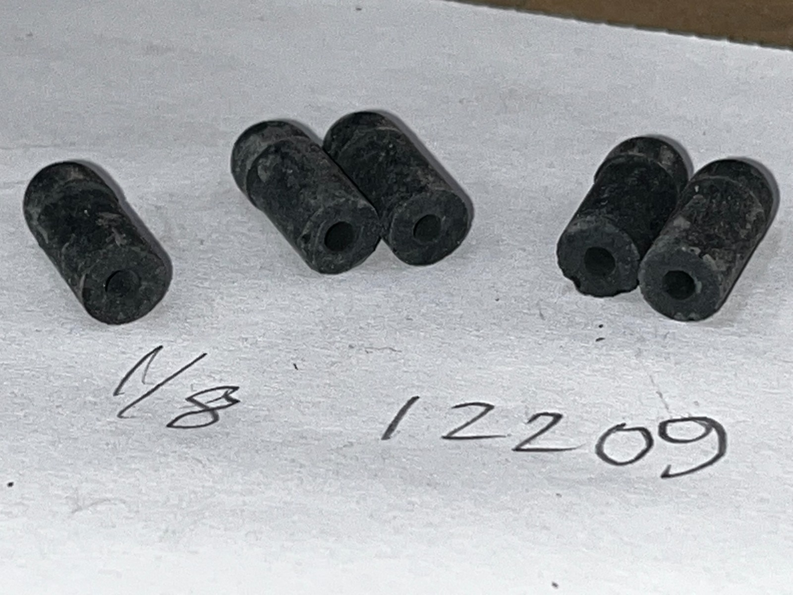 Qty 27 Auveco EPDM Vacuum Caps 1/8″-1/2″ 12209 4440 4439 19002 12210 12908