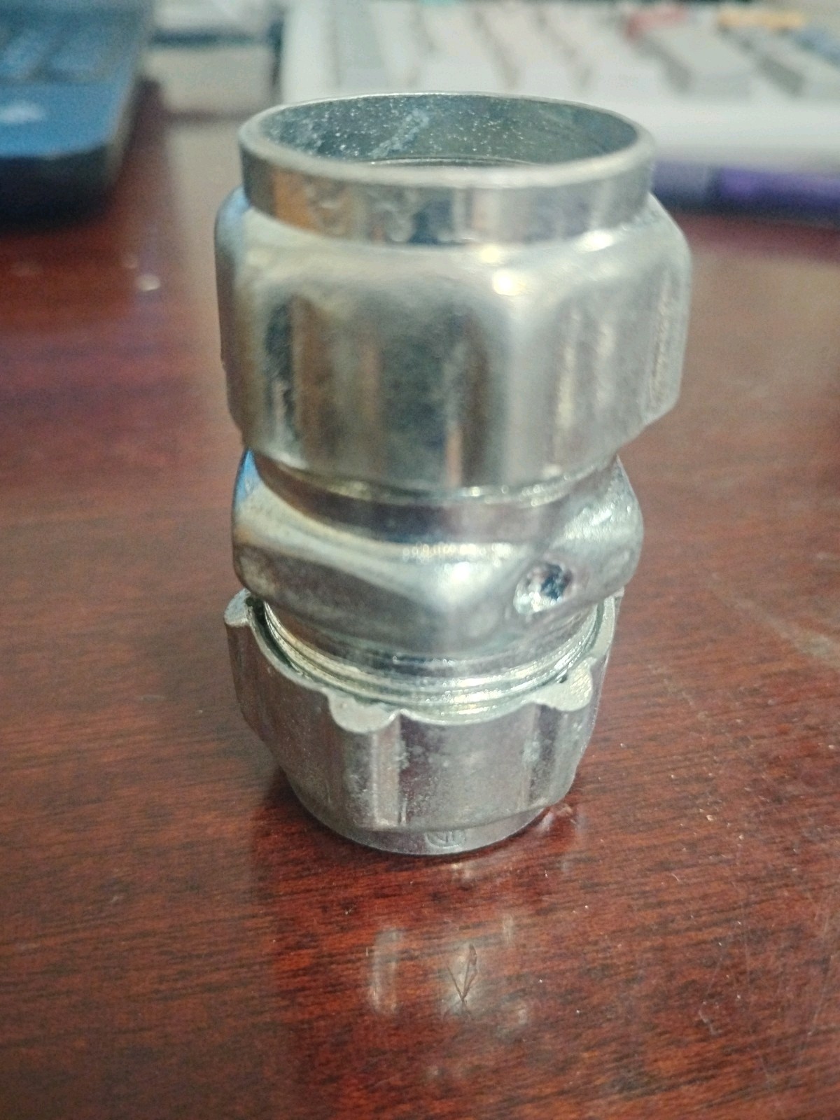 Thomas & Betts 5220 3/4″ EMT Raintight Coupling. Box of 50. New