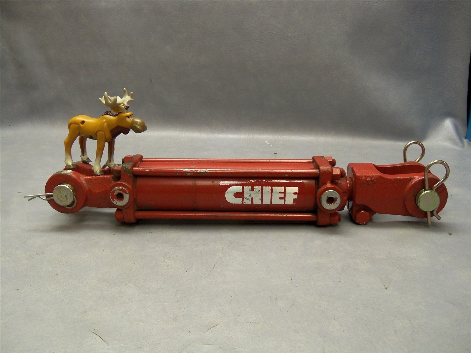Chief 2″ Bore x 6″ Stroke 3000 Psi Hydraulic Cylinder Tie Rod