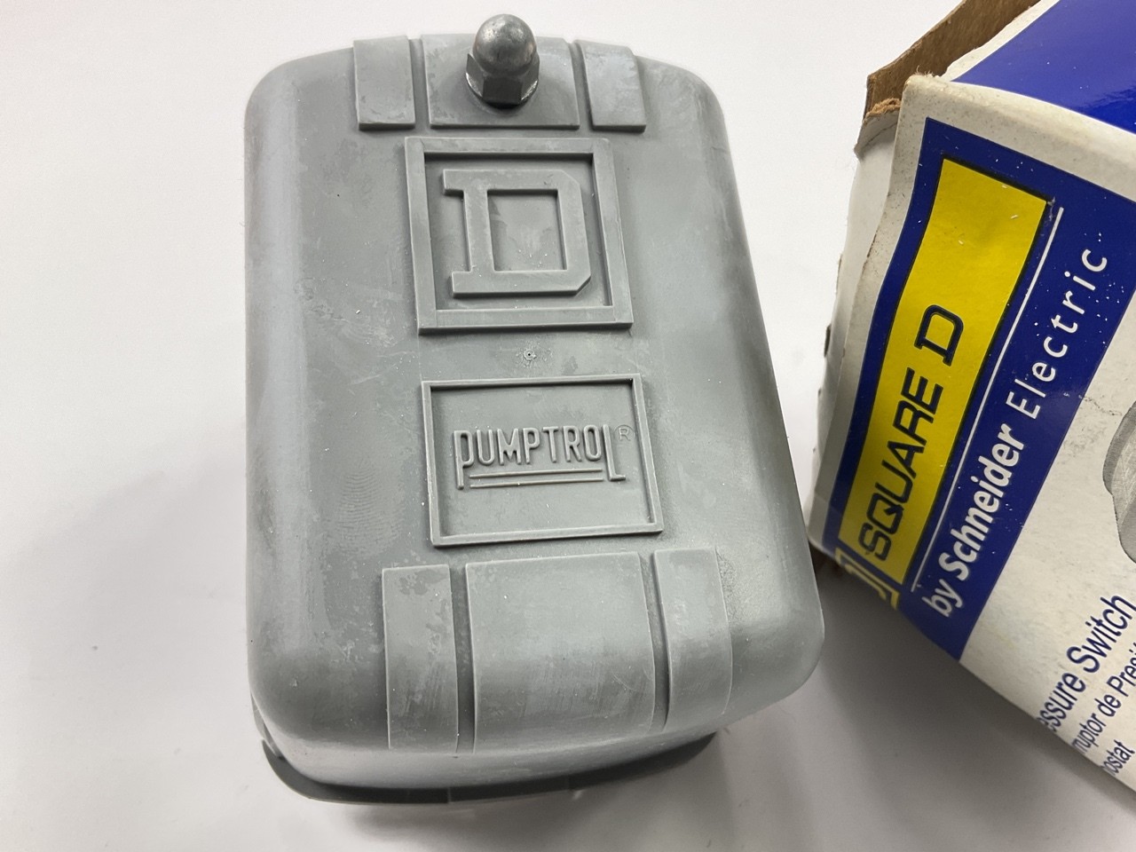 SQUARE D Pressure Switch 1/4″ FNPS/(1) Port, 95/125 Psi, 30 Psi, 40 To 150 Psi