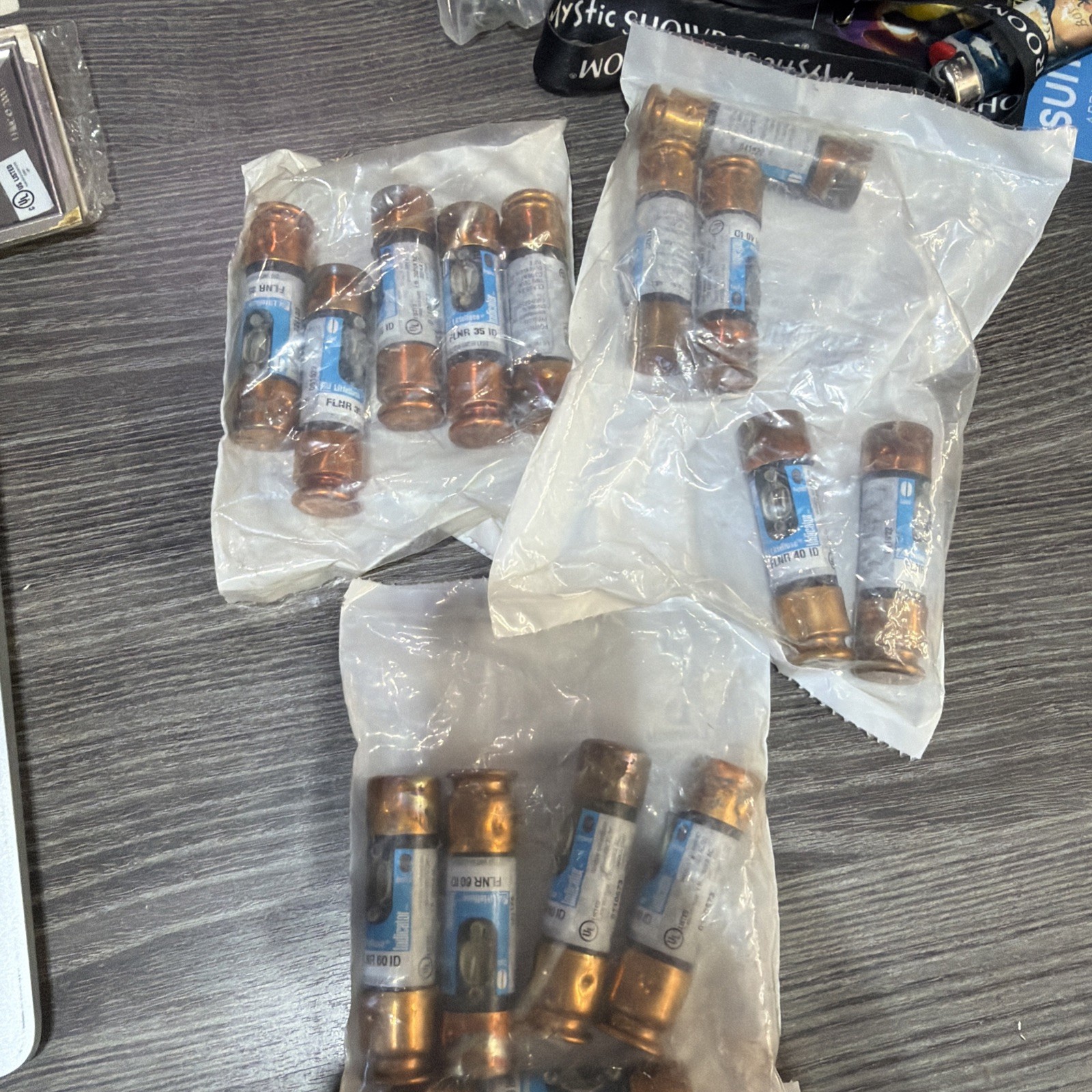 Multiple size LITTELFUSE FLNR ID INDICATOR FUSE