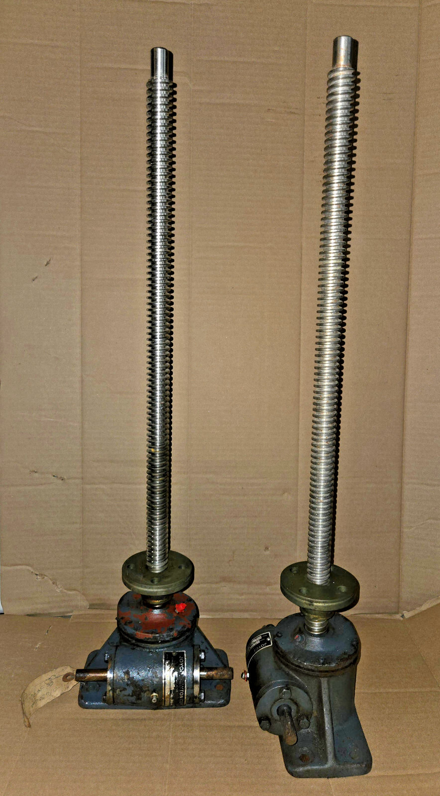 Joyce Dayton 28″ Screw Jacks Set of 2, Unused old stock,