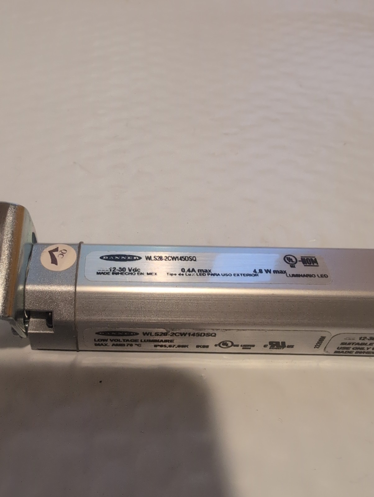 Banner WLS28-2CW145DSQ LED Work Light Strip 12-30Vdc 0.4A Max 4.8W