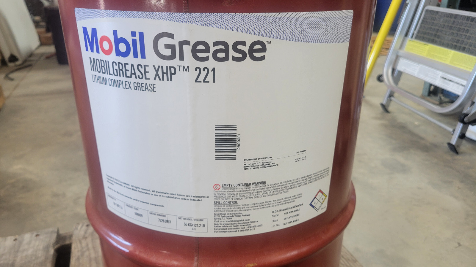 Mobilgrease XHP 221, 121.2 lb Keg,