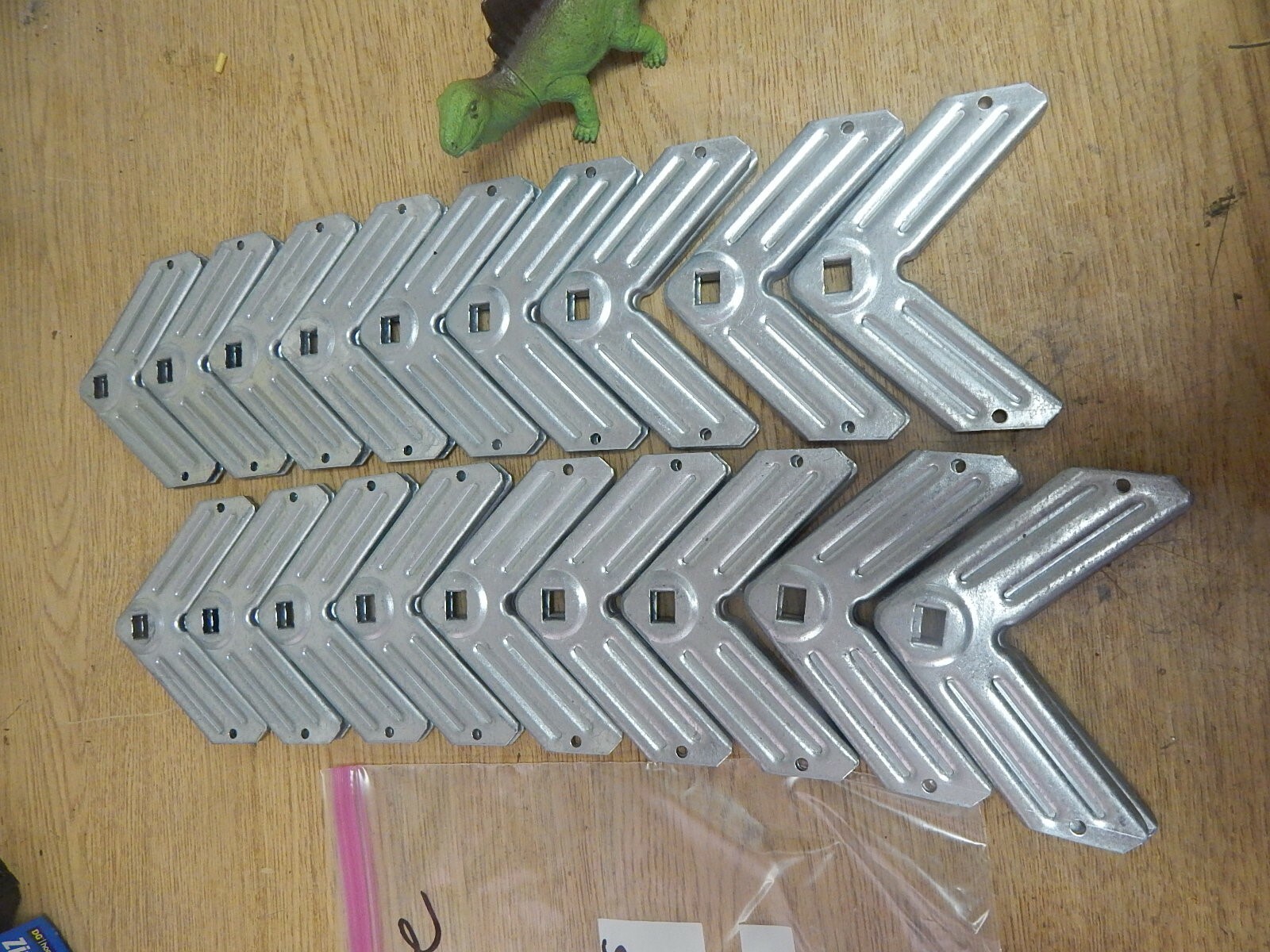 Duro-Dyne EZ-Corner KUF Corner Bracket, Lot of 36 *FREE SHIPPING*