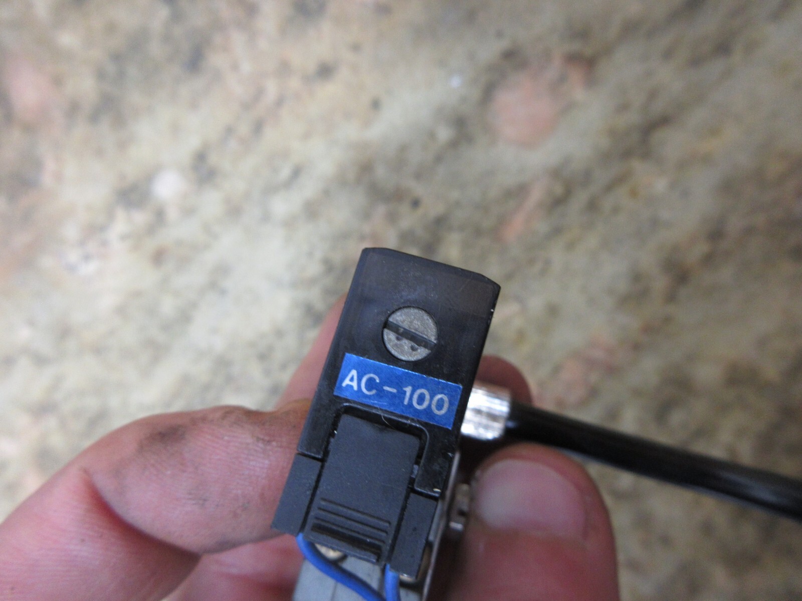 MITSUBISHI FX-10 CNC EDM VALVE FUSE SWITCH AC100V 110V60HZ 6X15 AC-100