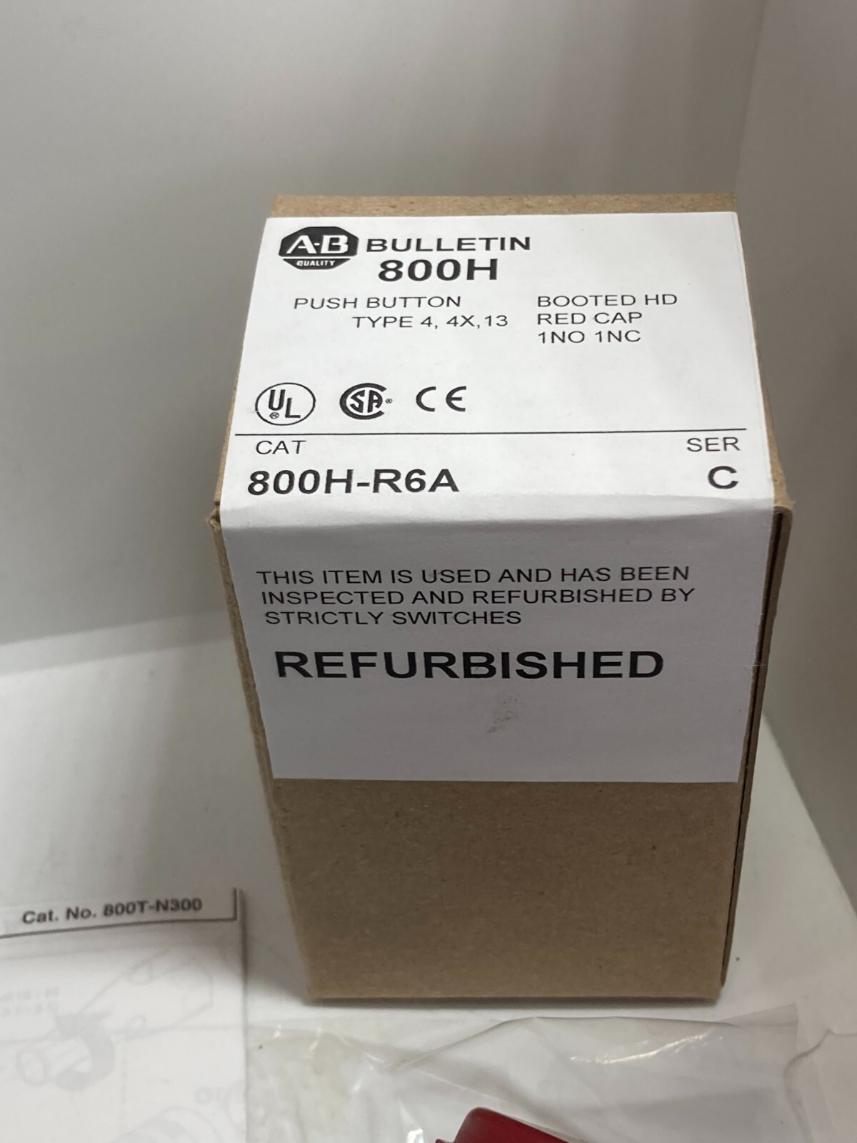 ALLEN BRADLEY 800H-R6A PUSHBUTTON BOOTED RED 1NO/1NC SERIES C
