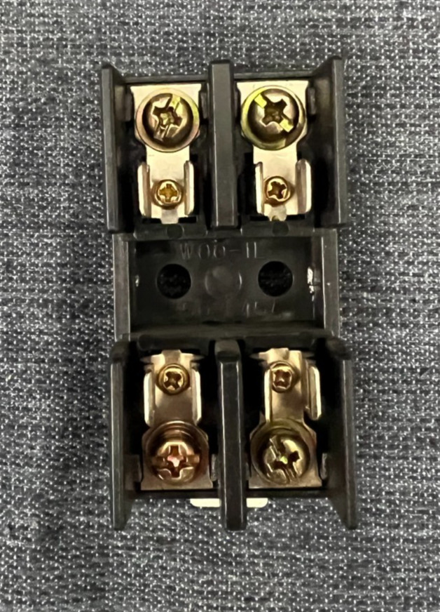 WOO-IL WI-F15 GLASS TUBE FUSE HOLDER 250 VOLTS 15 AMP