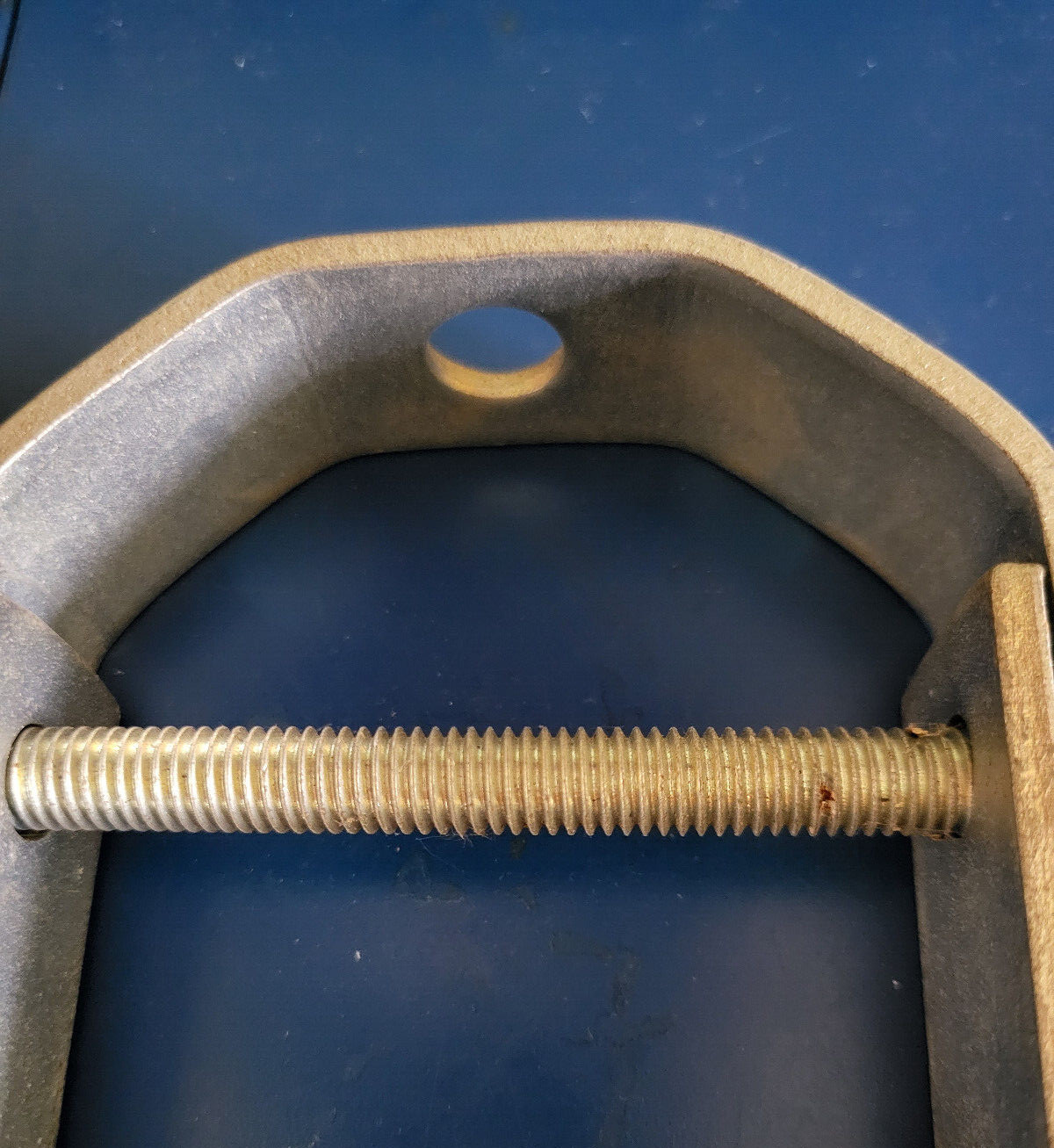 Lot of 4 PHD 450 Clevis Pipe Hanger 2 1/2″ Pivoting Threaded-Rod-Mount Loop