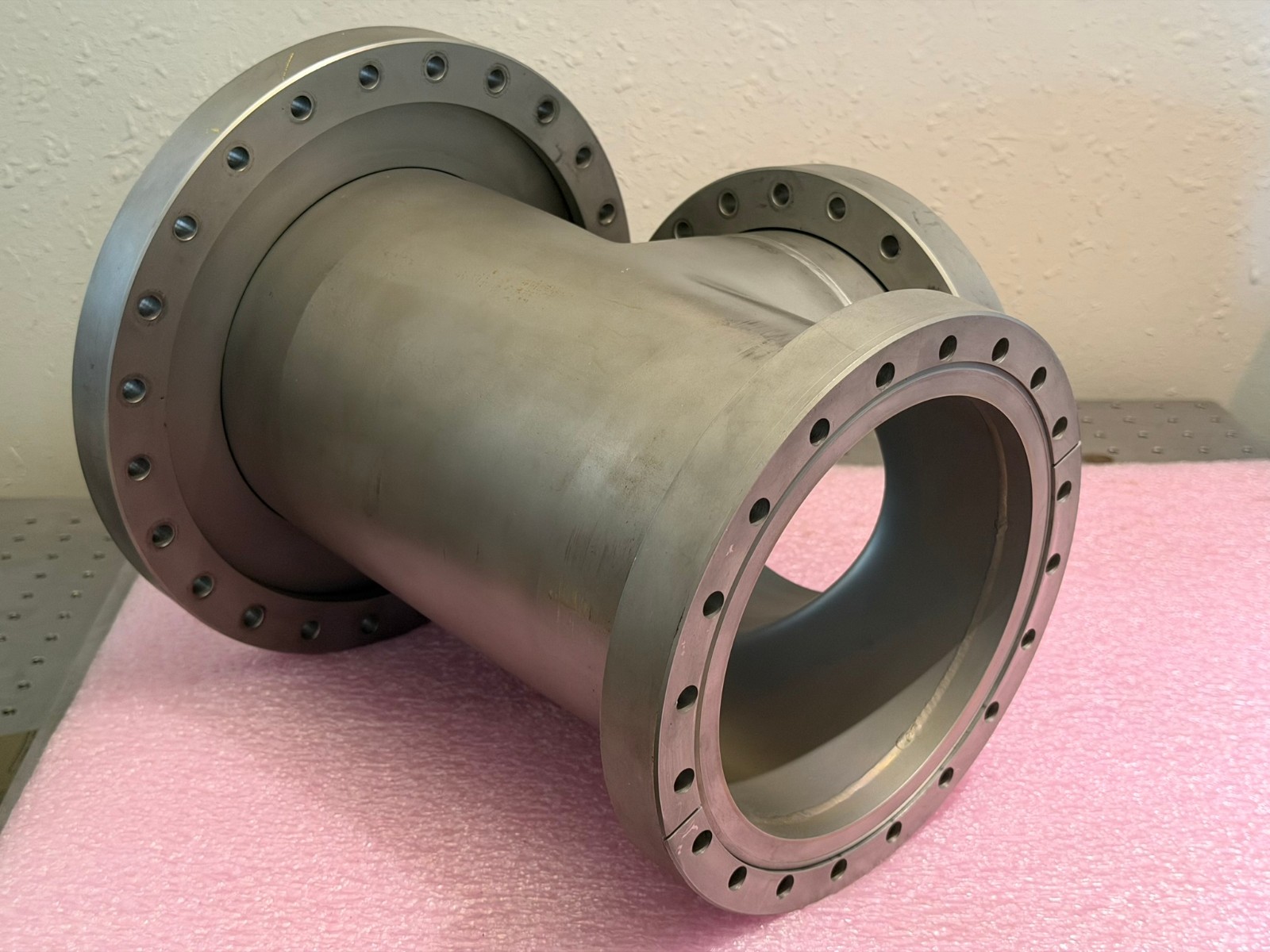 UHV Reducing CF Tee Two 8″ to 10″ Conflats Rotatable Flanges High Vacuum Chamber