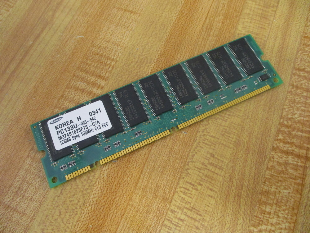 Samsung PC133U-333-542 PCSDRAM PC133U333542 M374S1623FTSC7A w/18 Chips