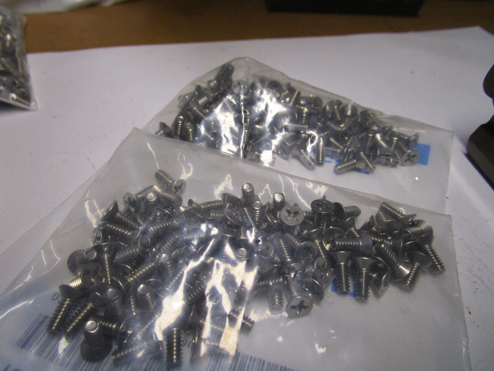 #6-32 x 3/8″ Phillips Flat Head Grade 18-8 Stainless Steel Machine Screw QTY 200