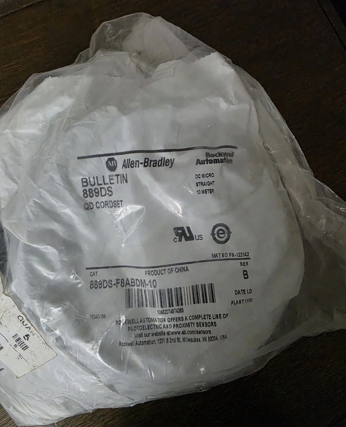 Sealed Pre-owned Allen Bradley 889DS-F8ABDM-10 M12 Cordset 10M