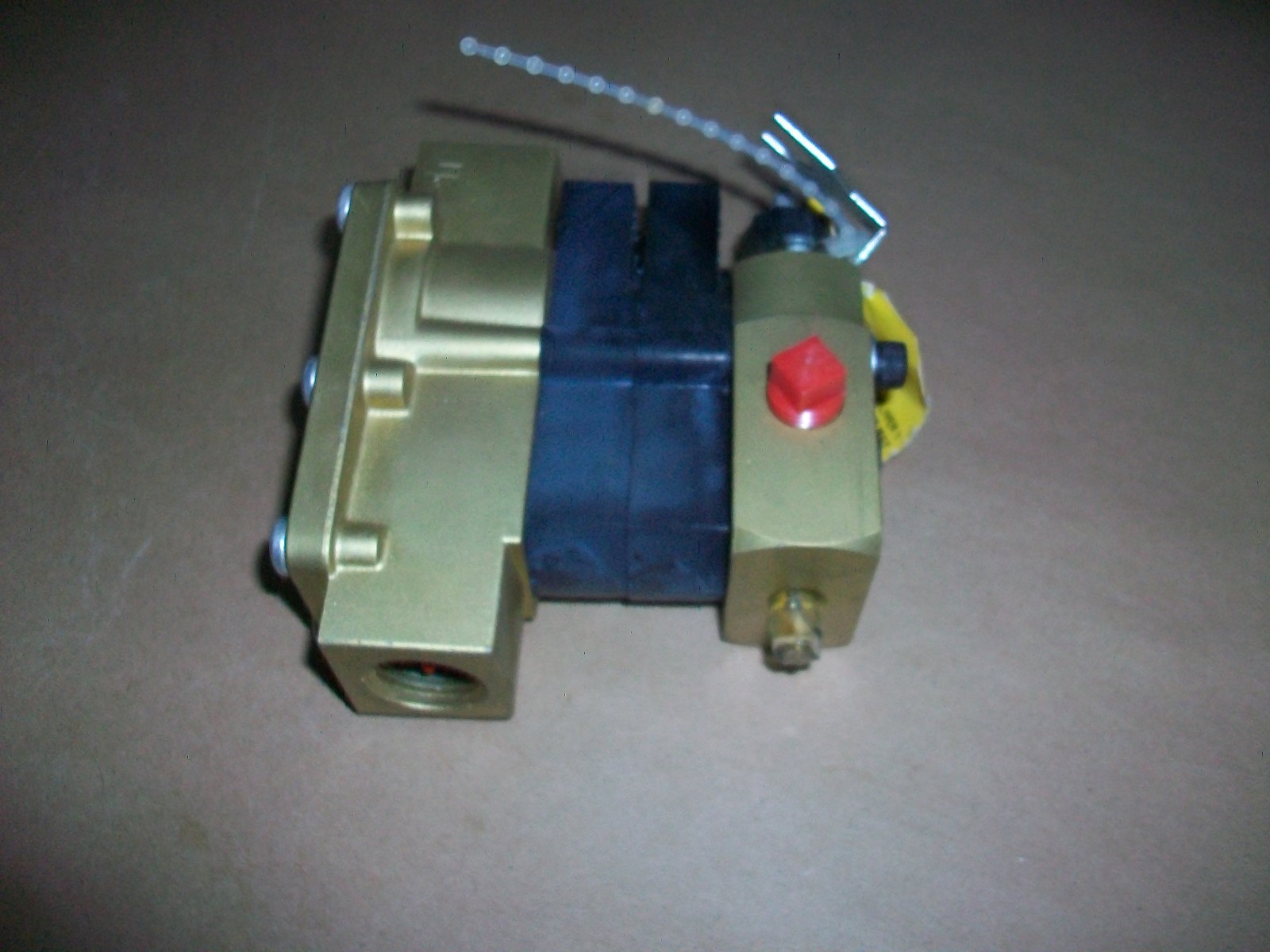 Master Pneumatic Single Point Lubricator A6006 NEW