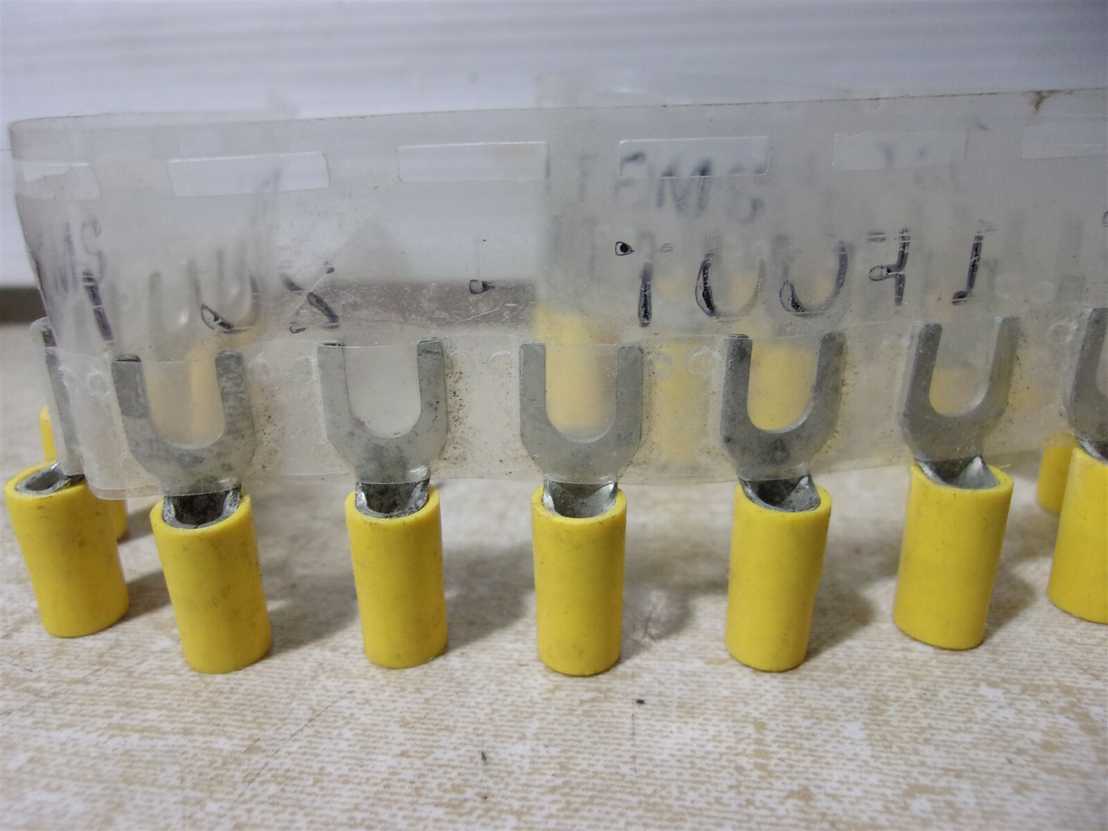 NEW Yellow Forked Wiring Terminal Connectors Lot of 53 *FREE SHIPPING*