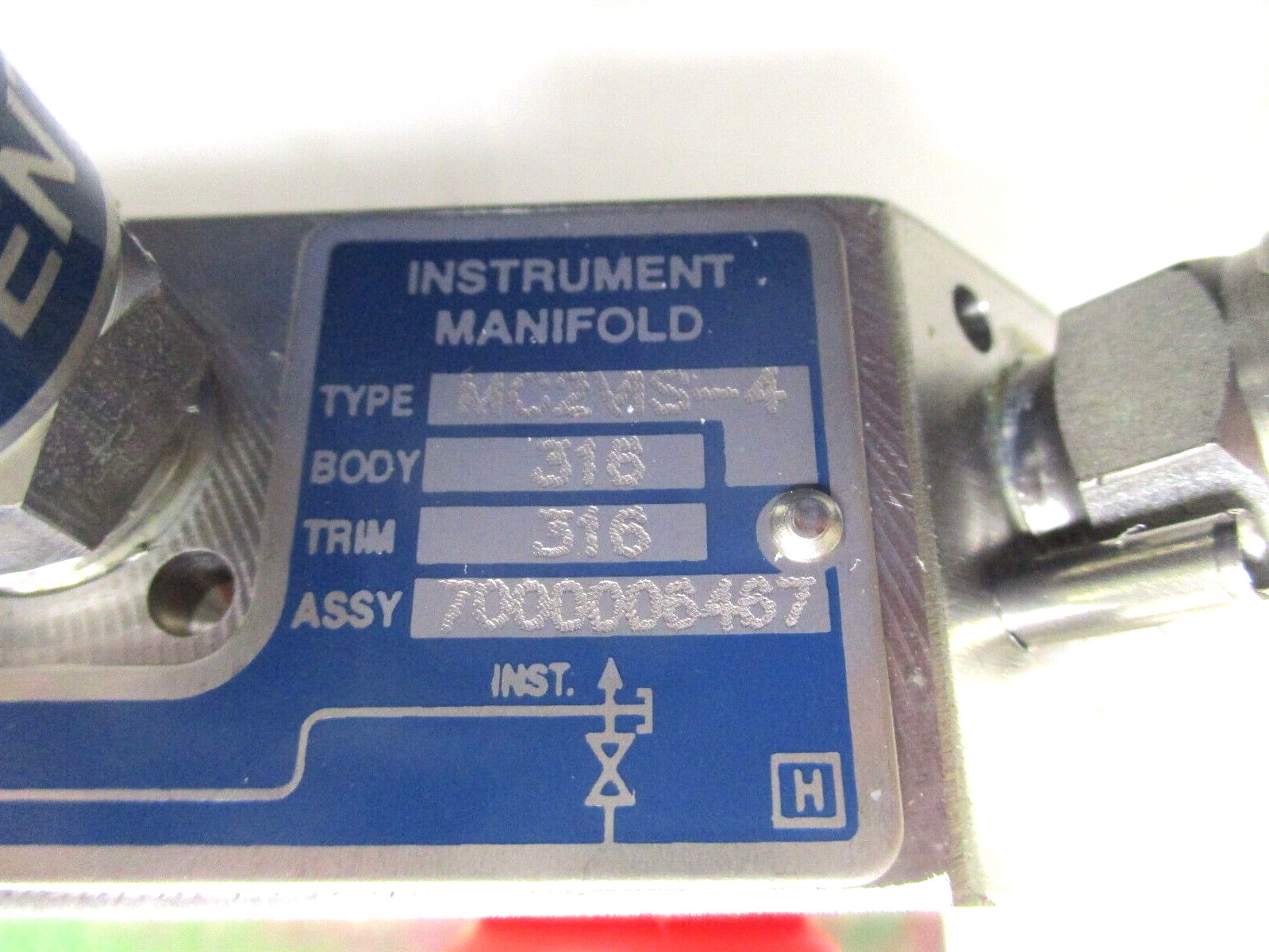 ANDERSON GREENWOOD , 2-VALVE MANIFOLD , MC2VIS-4 , 6000 PSI , with BRACKET