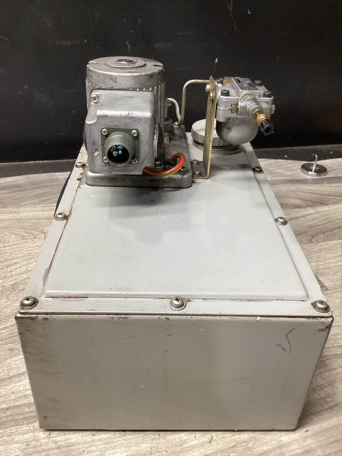 SHOWA YMAS-3 OIL LUBE LUBRICATION SYSTEM TANK 12 TANK VOLUME #110D45PR5