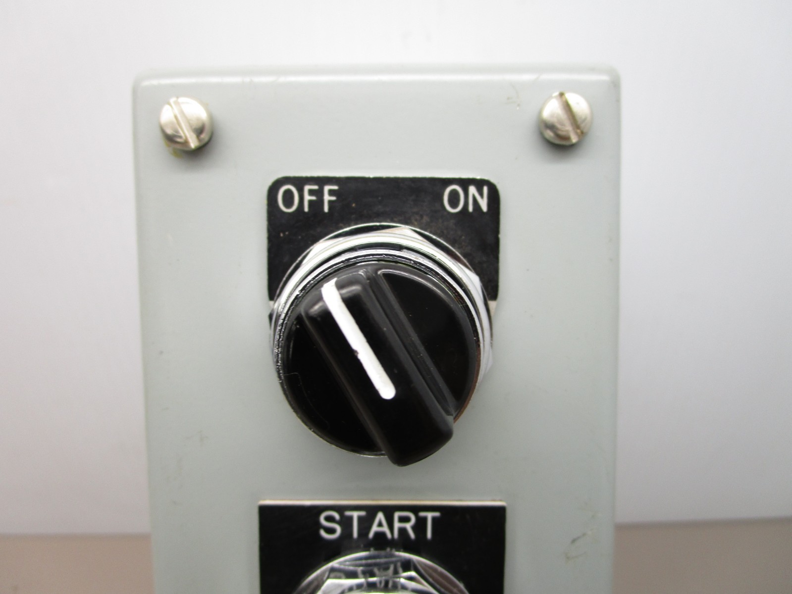 Hoffman E-3PB Push Button Enclosure with Switches OFF-ON / Start / Stop