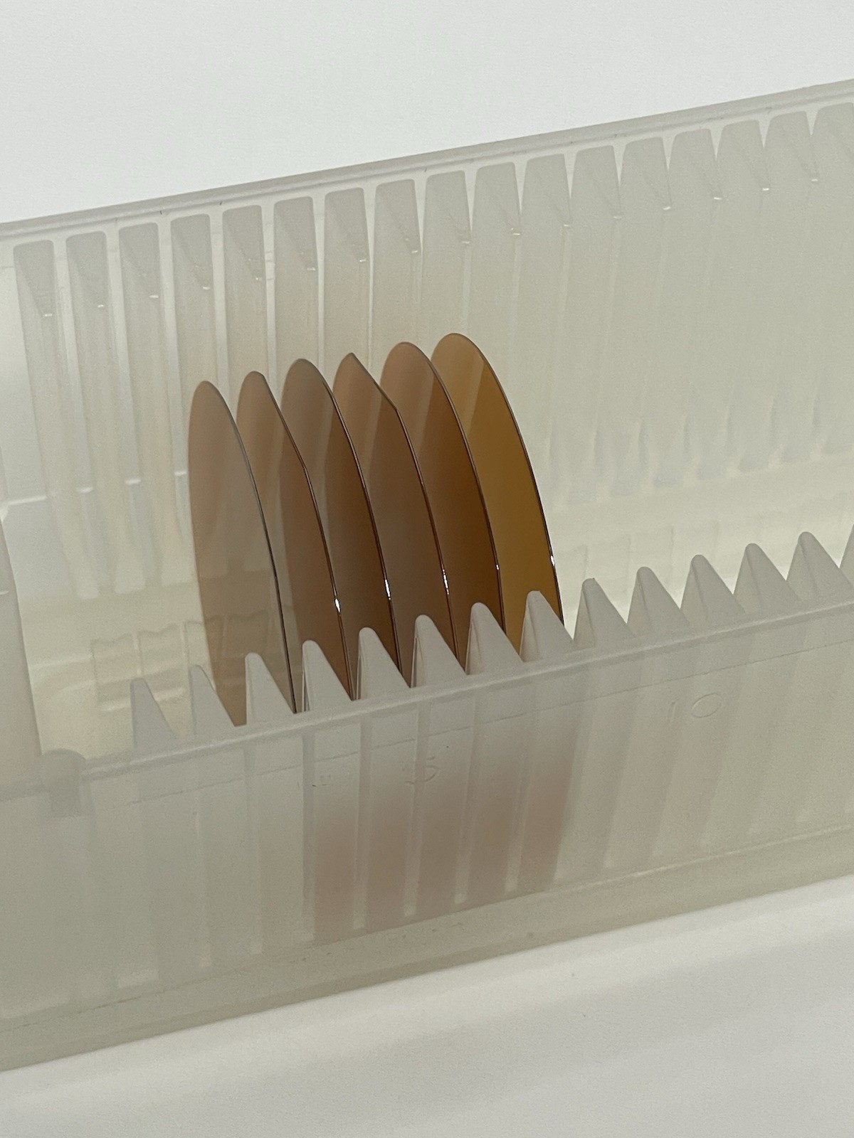 1.9” ~ 48 mm GaP:S Wafers ( Bonding Grade ) – Agilent Technologies. (Lot. of 29)