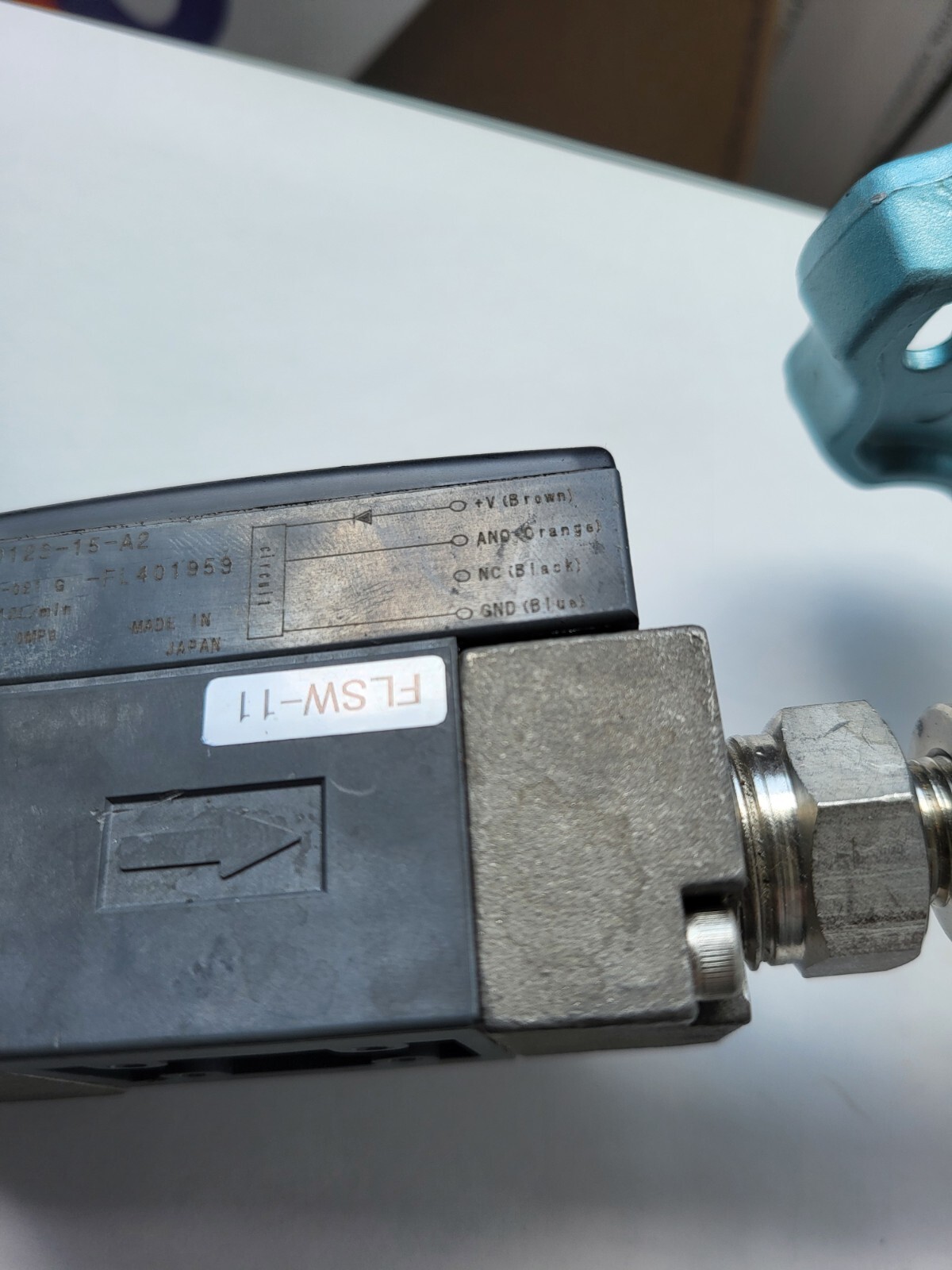 CKD WFK3012S-15-A2 FLOW SENSOR W/ FUJIKIN 260K-1/4 VALVE (R5S4.4)