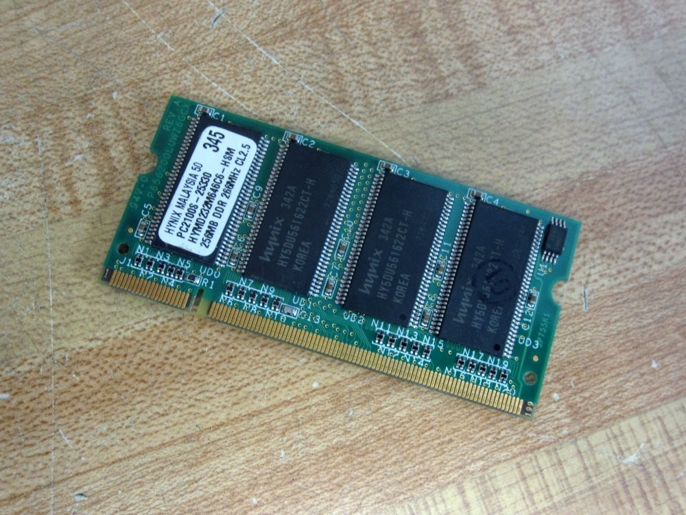 Hynix HYMD232M646C6-HSM Memory Module PC2100S-25330