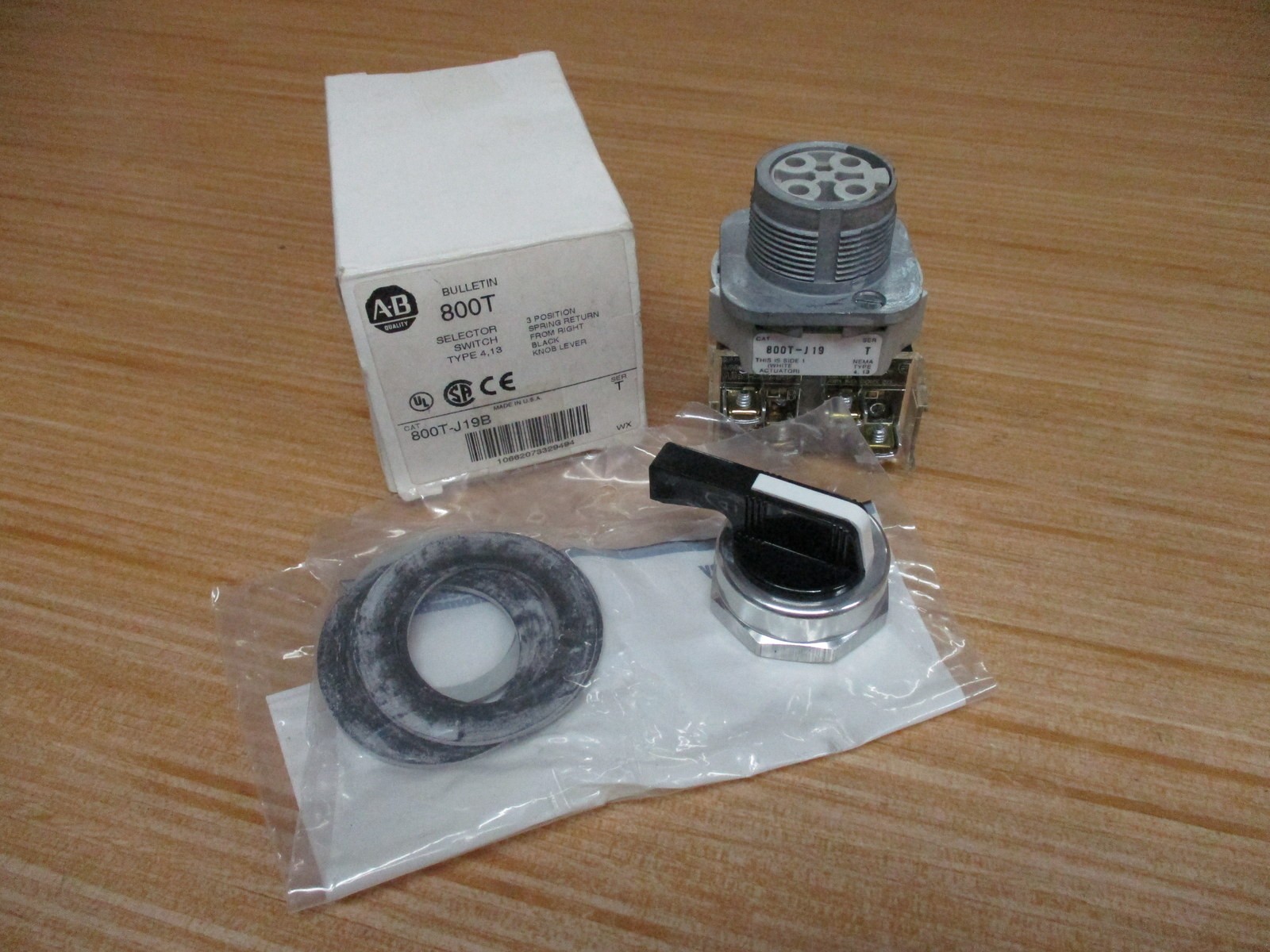 Allen Bradley 800T-J19B Selector Switch 800TJ19B